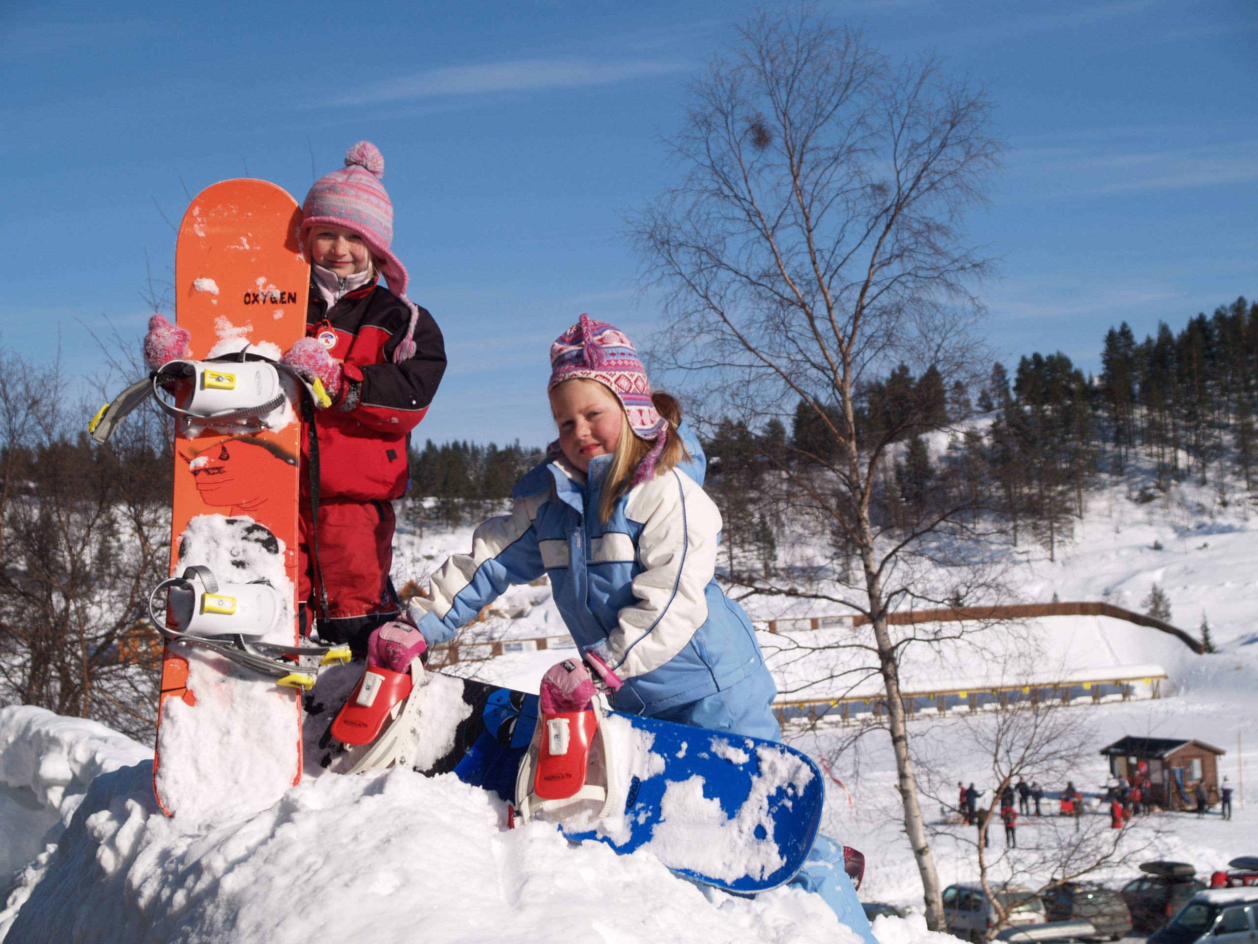 Bortelid - jenter i lek