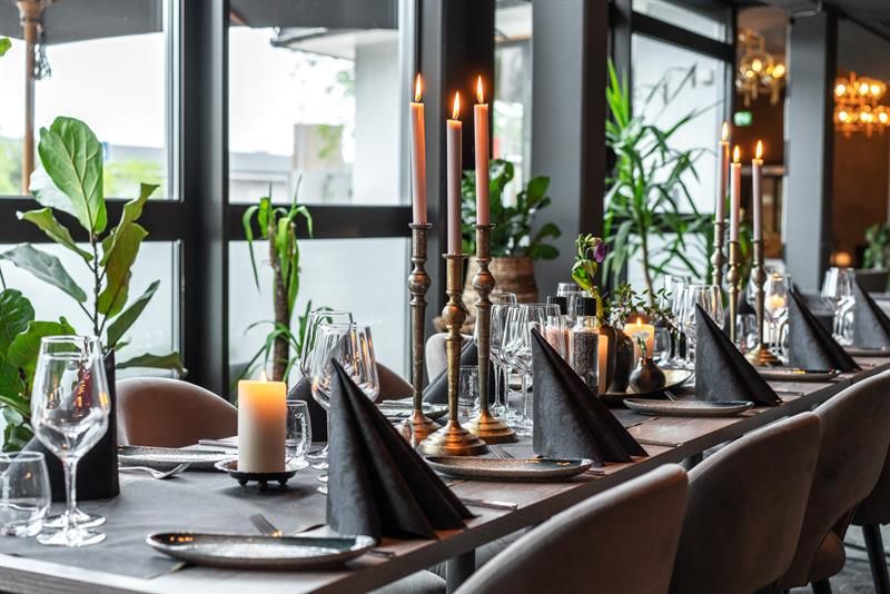 Dekket bord til lunsj