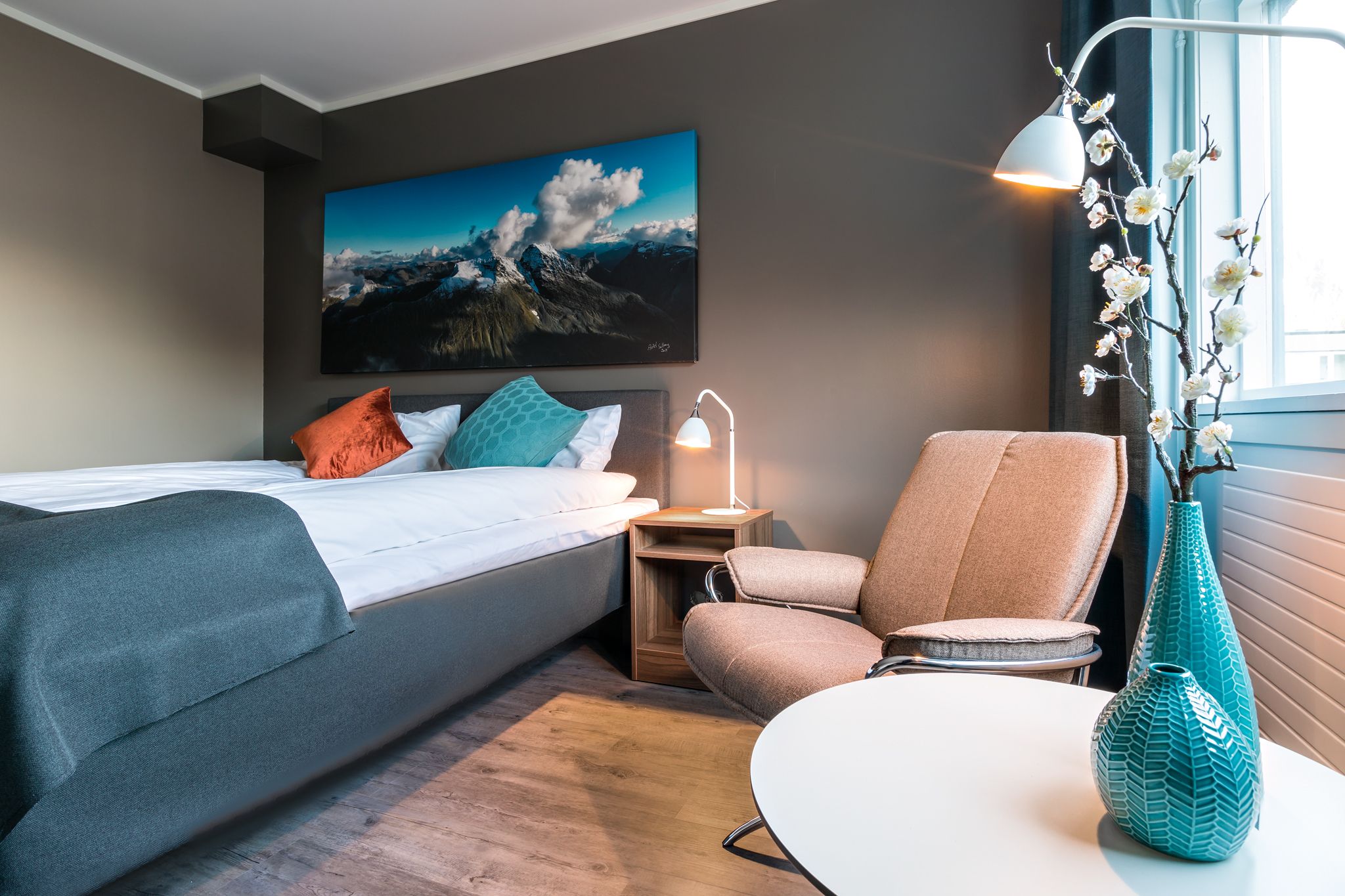 Bo komfortabelt på Stranda Hotel