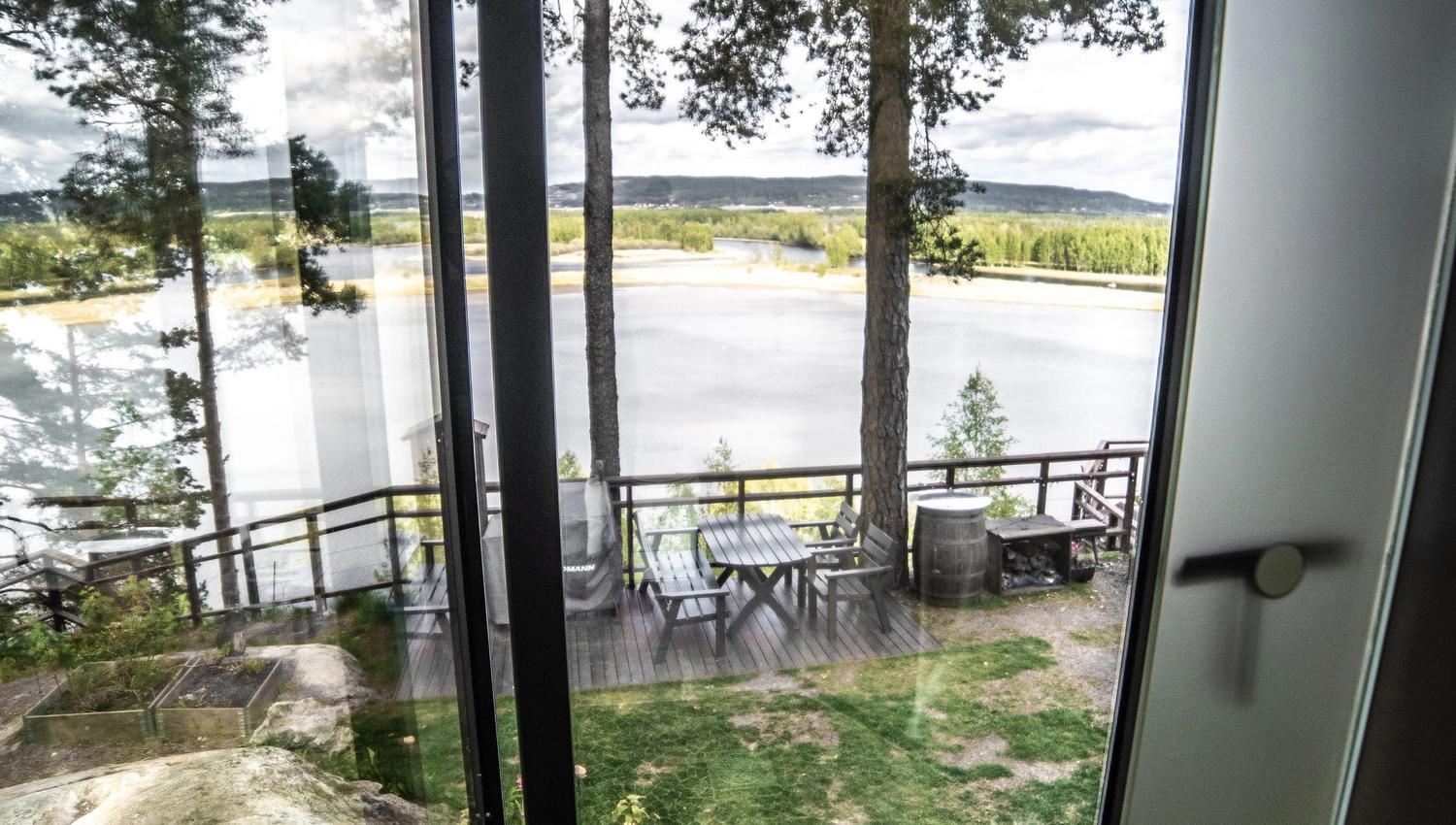 Wonder Inn Glass cabin innvendig med dusj