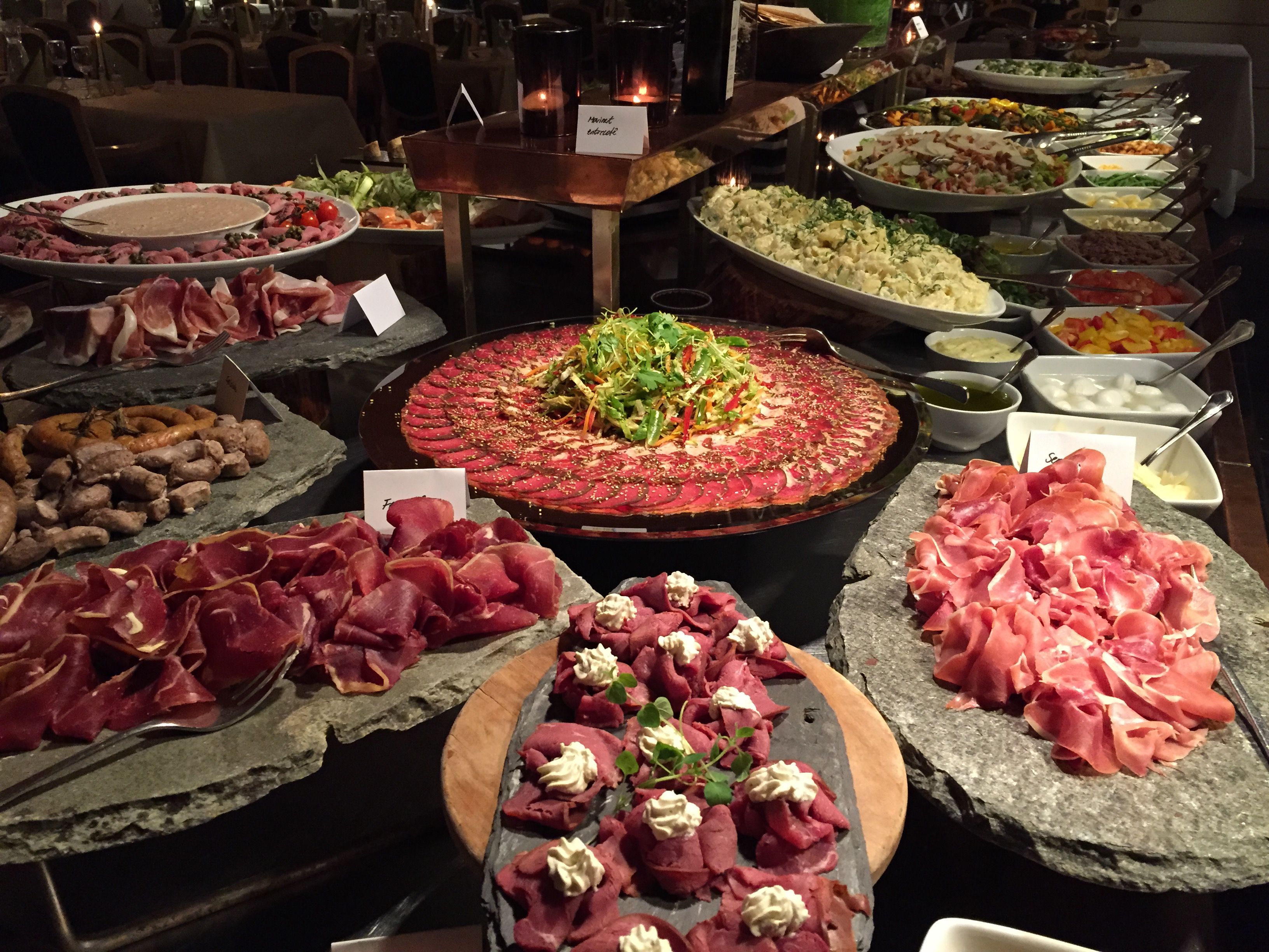 Rikholdig buffet på Oset Fjellhotell