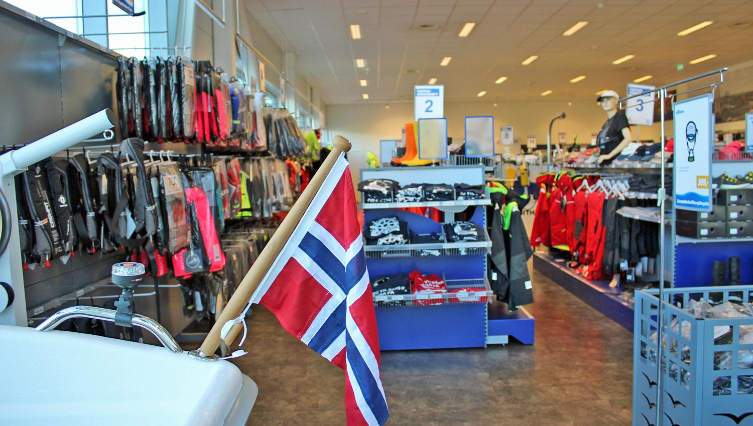 Maritim med flagg, vester og bekledning
