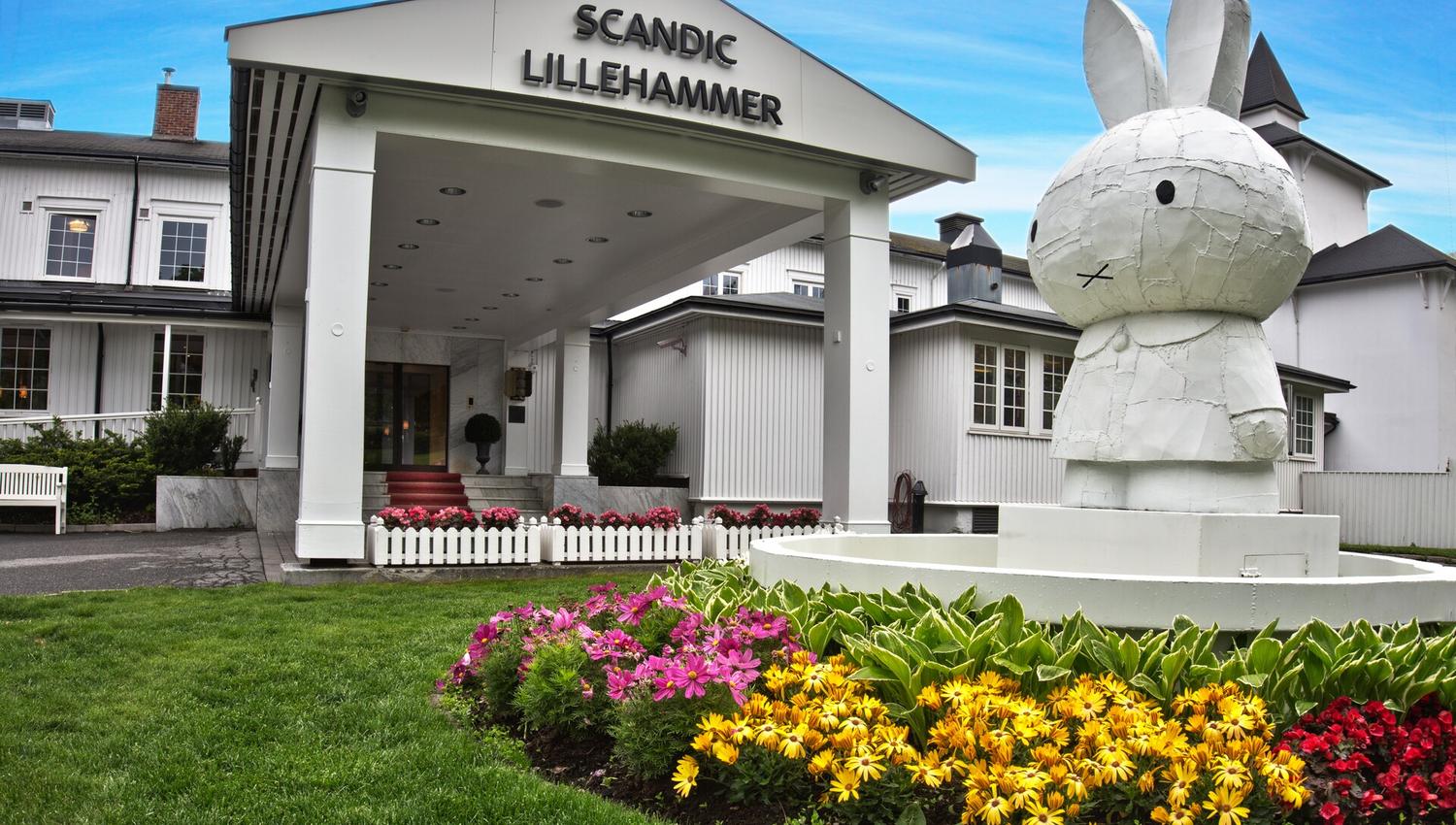 The entrance at Scandic Lillehammer Hotel