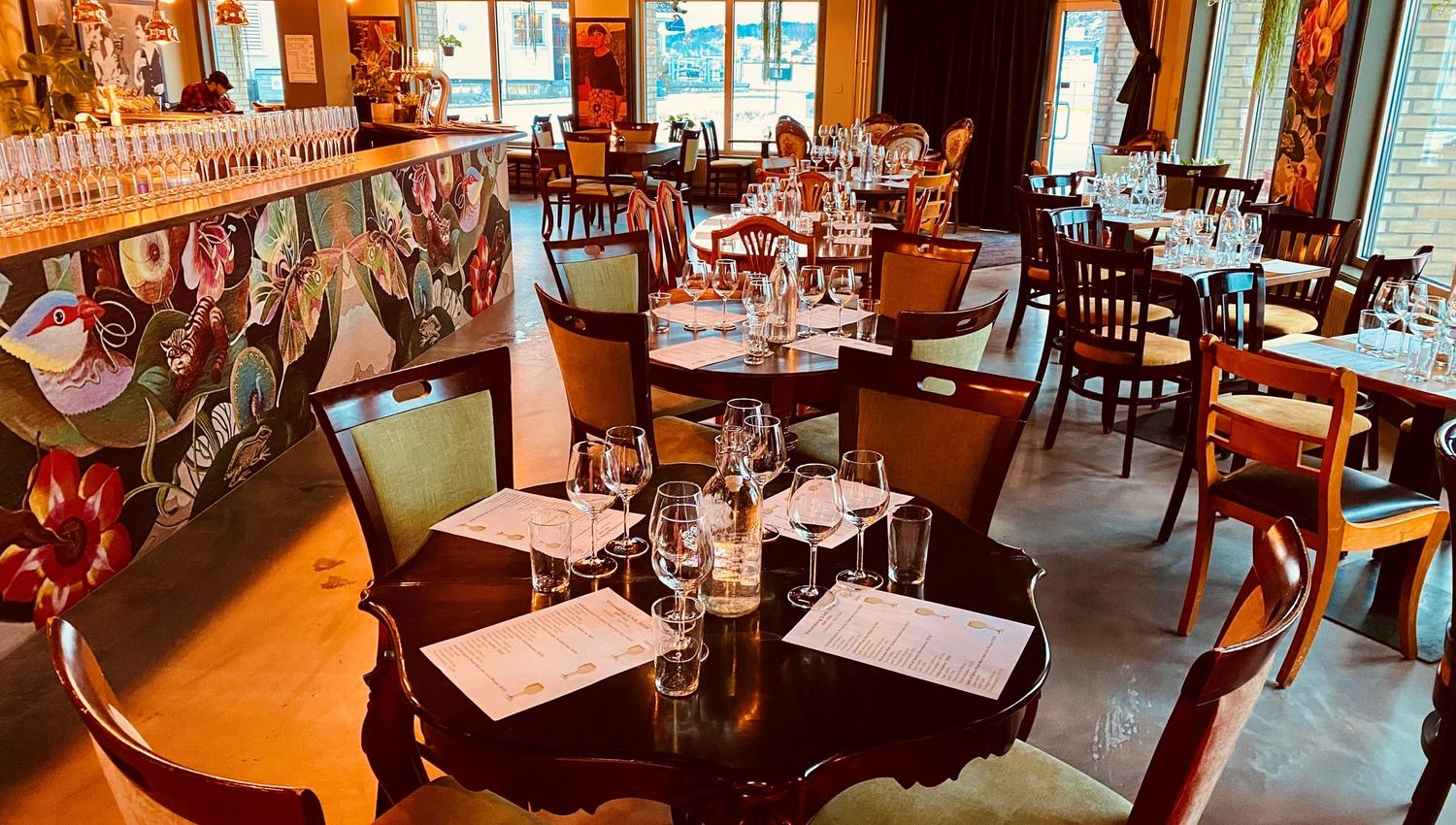 Studio Spornes Tyholmen dekkede bord