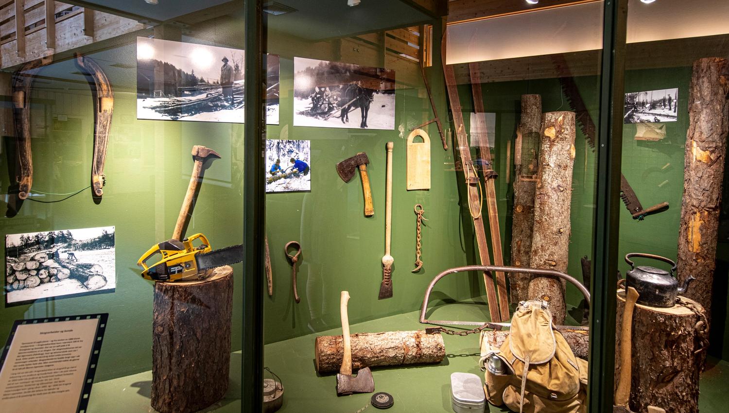 Berg museum utstilling tømmer