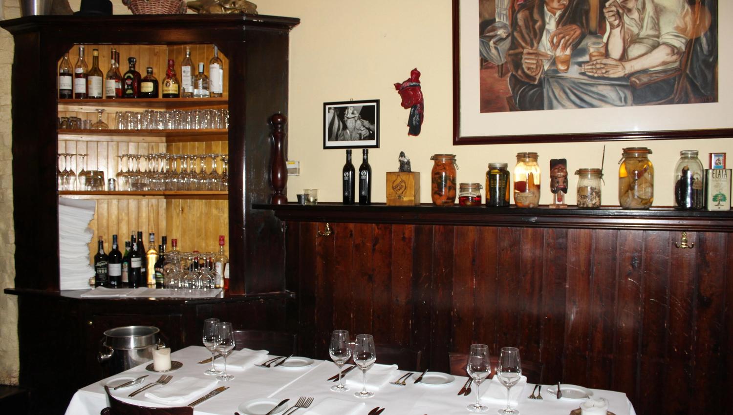 table and decoration at Palace Grill