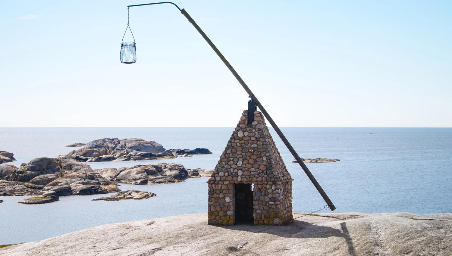 The tilting lighthouse at the End of the World