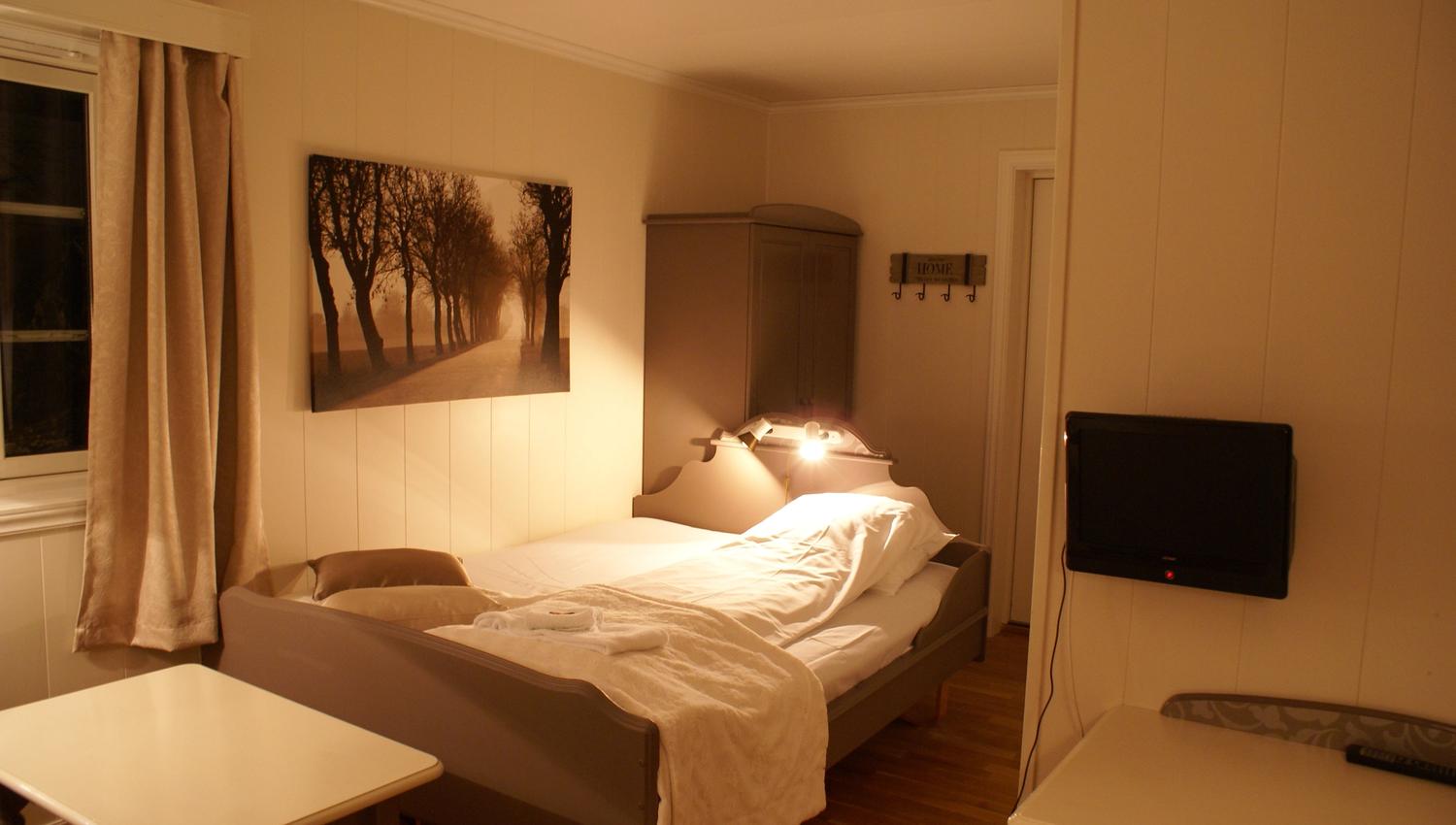 Fjordslottet Hotell - Hotel room