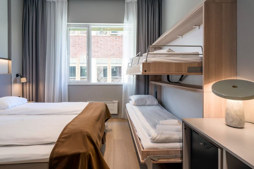 Family room with bunk beds at Quality Hotel Saga in Tromso