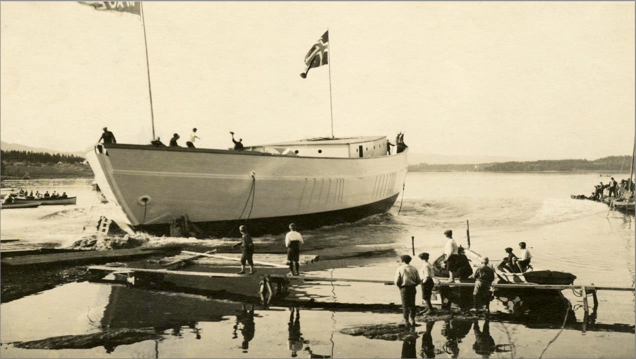 Maud sjøsatt i Vollen
