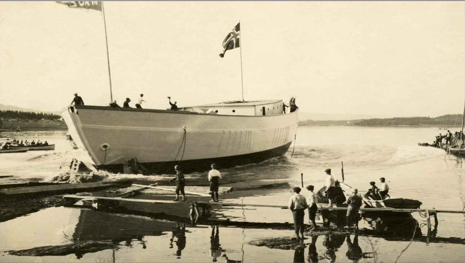 Maud sjøsatt i Vollen