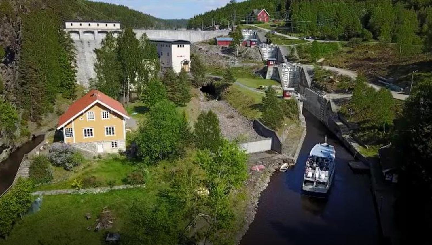 MS Brekke i Haldenkanalen