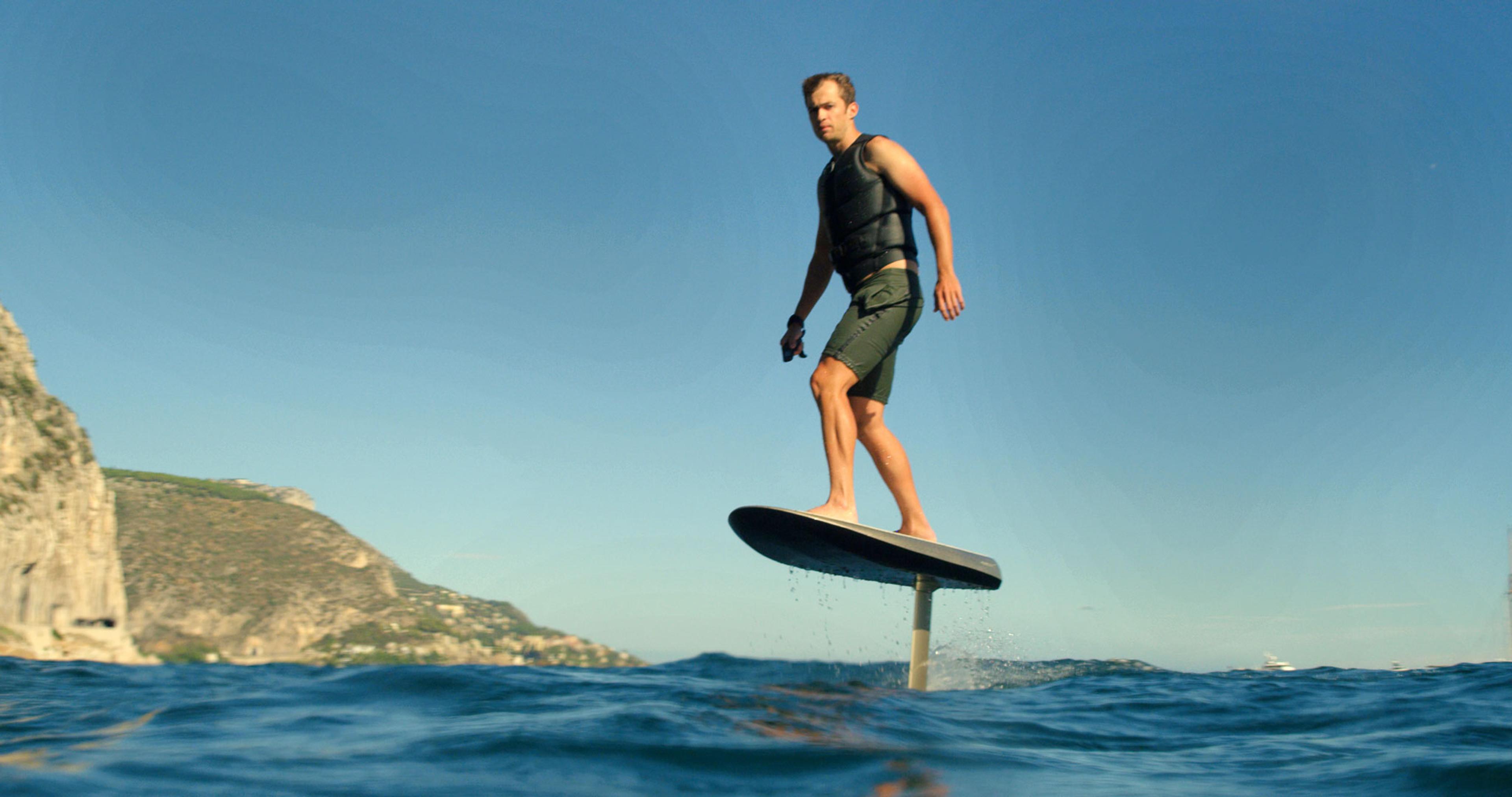 Man standing on efoil board