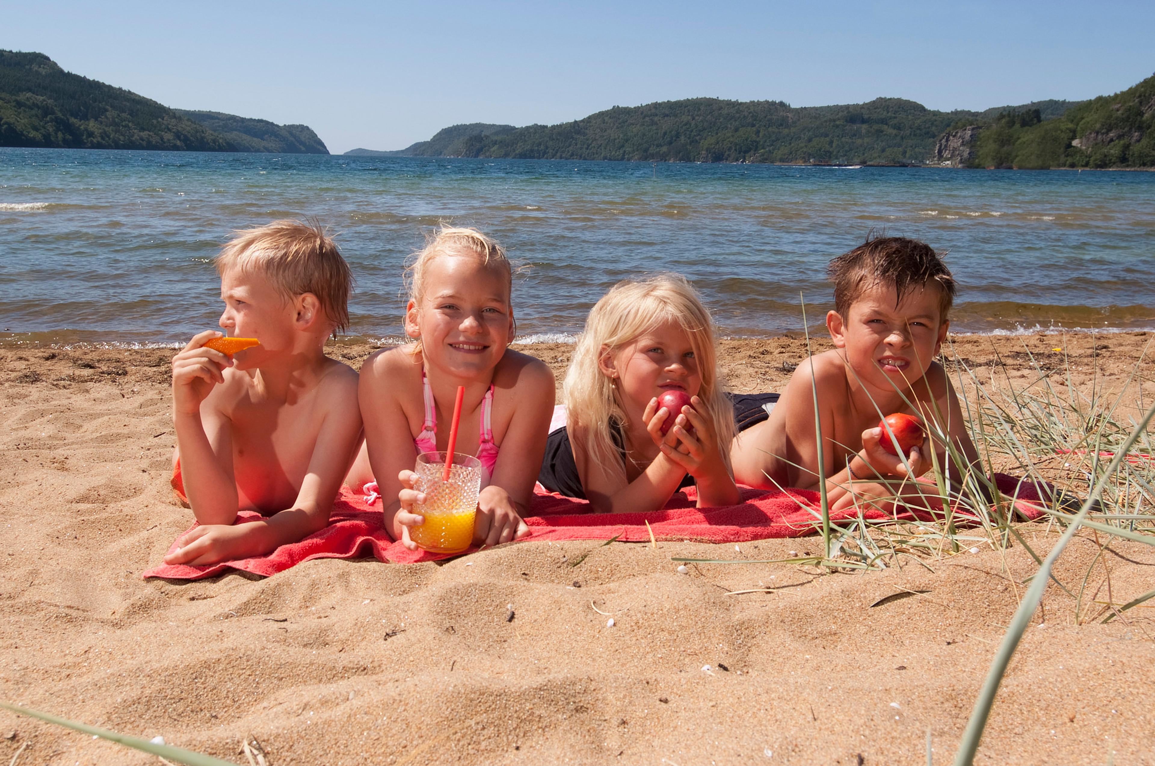 Rosfjorden strand i Lyngdal