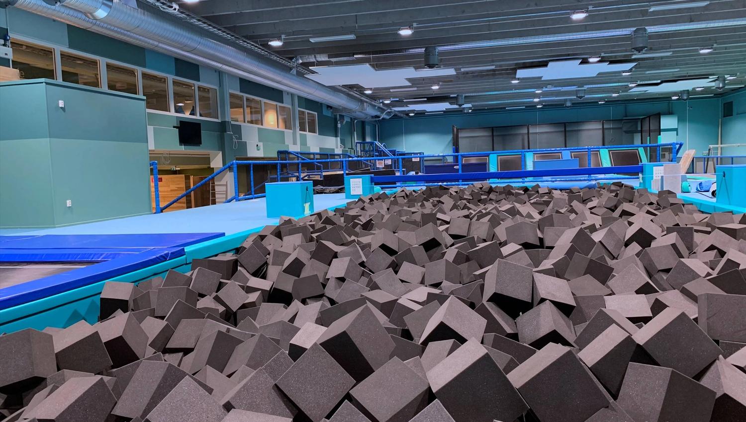 Skumklossbasseng på Svev Trampolinepark. Foto.