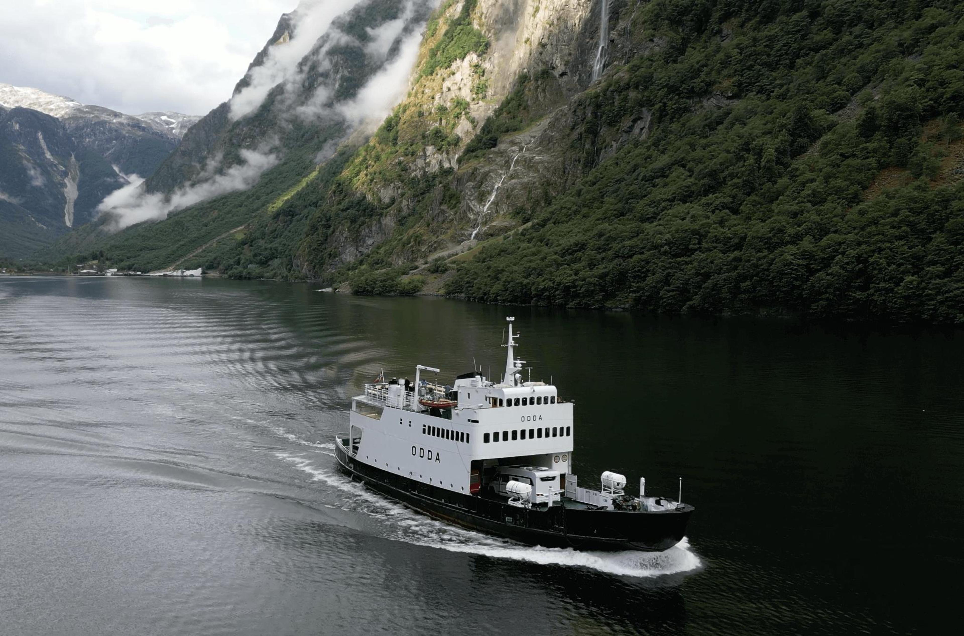 Lustrabaatane Fjordcruise Nærøyfjord