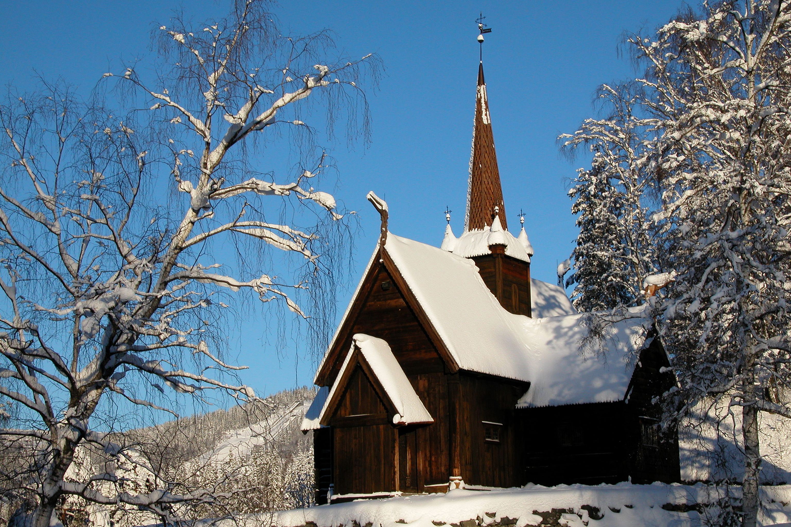 Garmo Stavkirke på Maihaugen - vinter