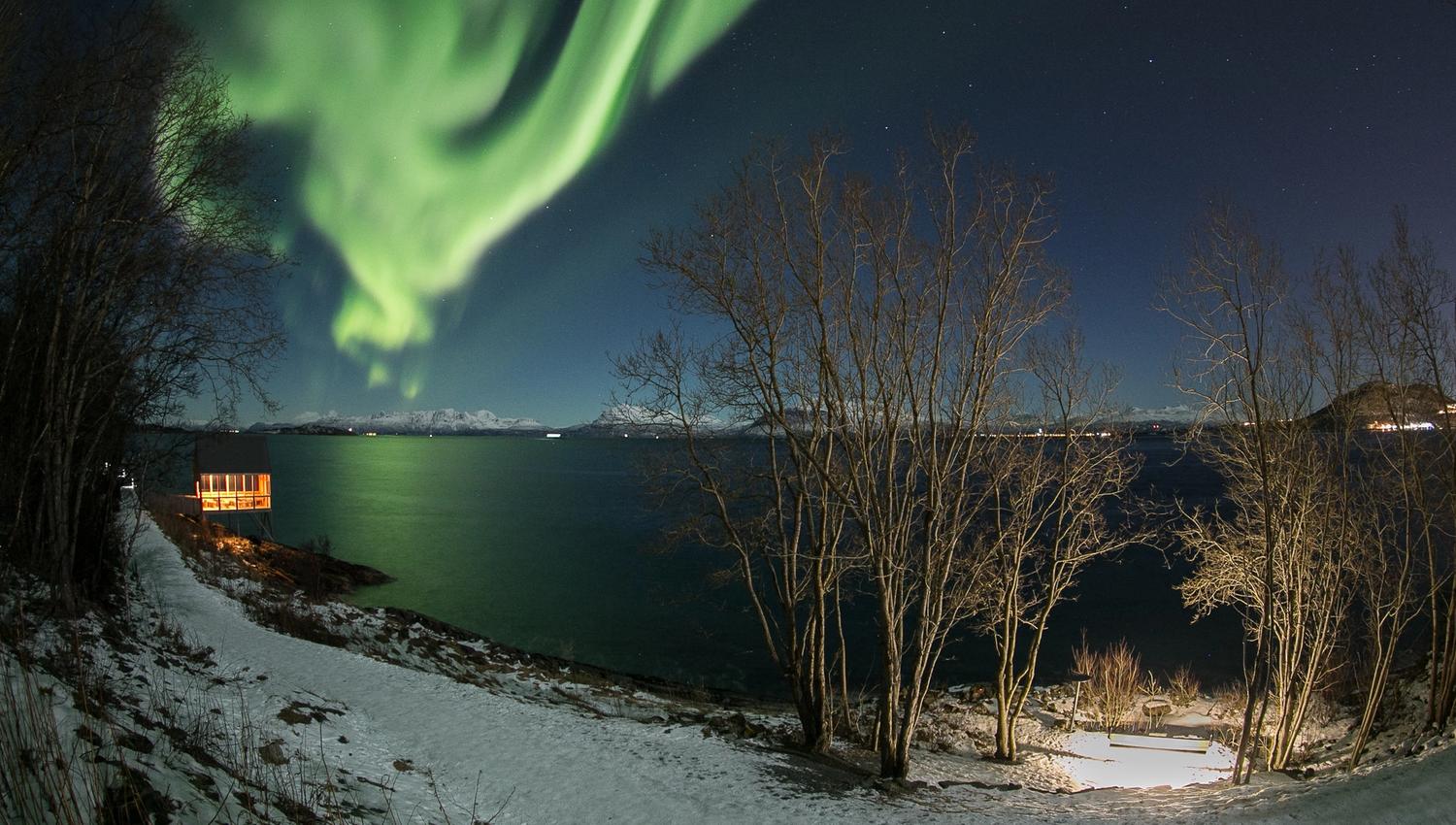 T- 17014 Nordlys. Stien langs sjøen 0018