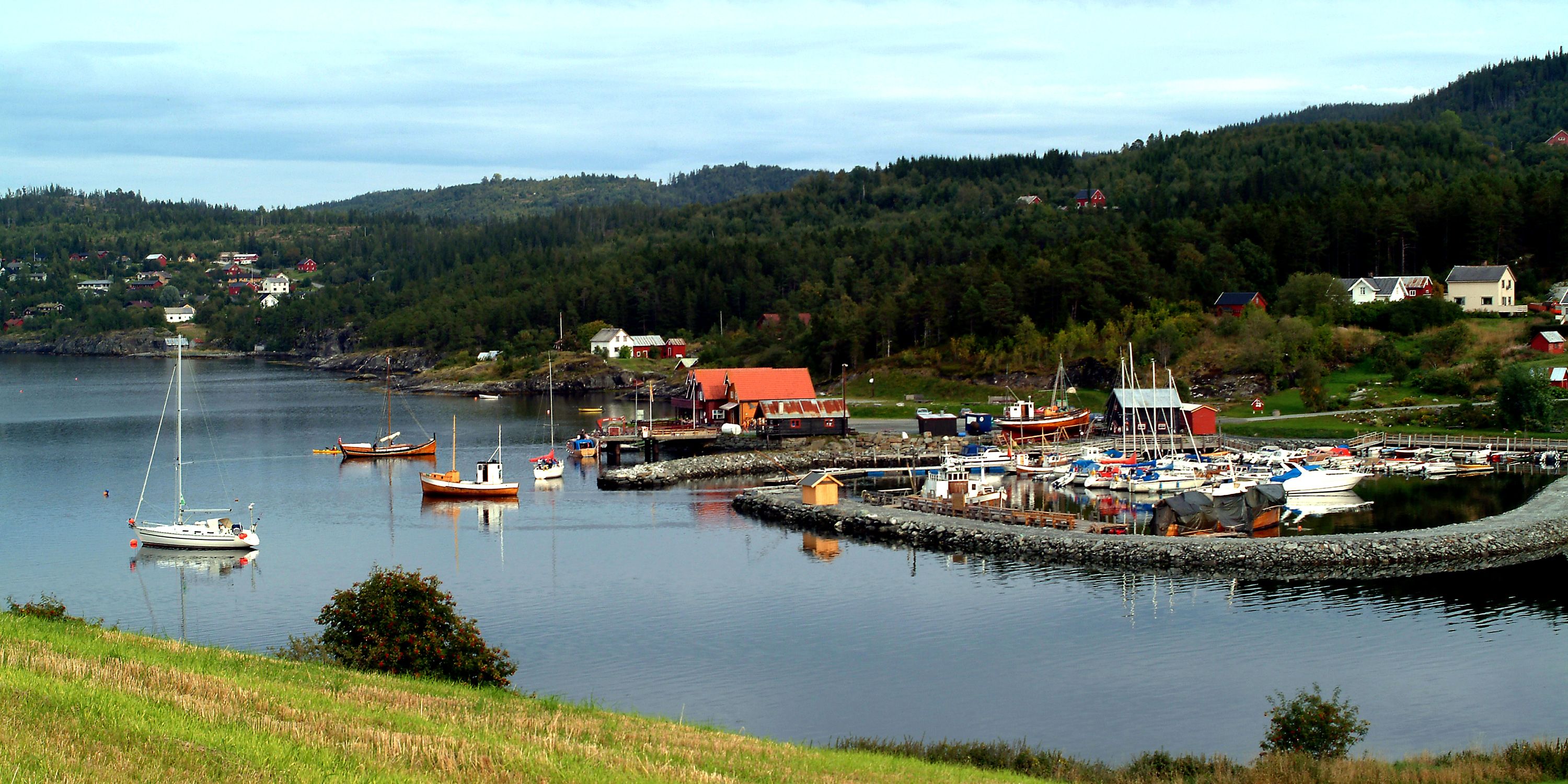 Kjerknesvågen pier along the Golden Road in Inderøy