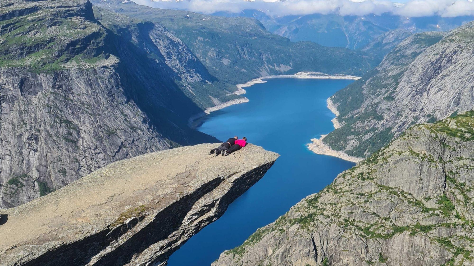 hike to trolltunga
