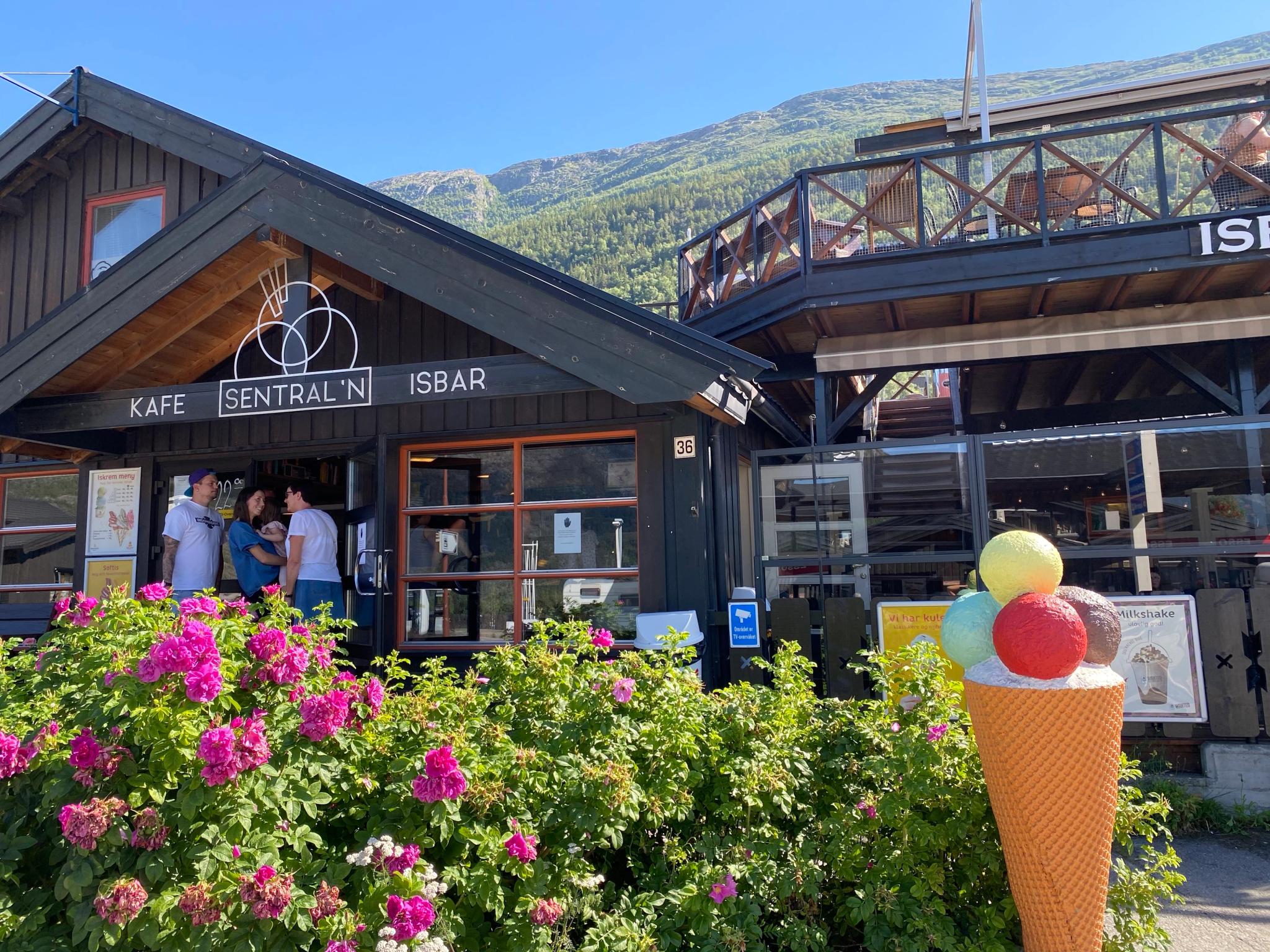 Sentral'n kafé og isbar