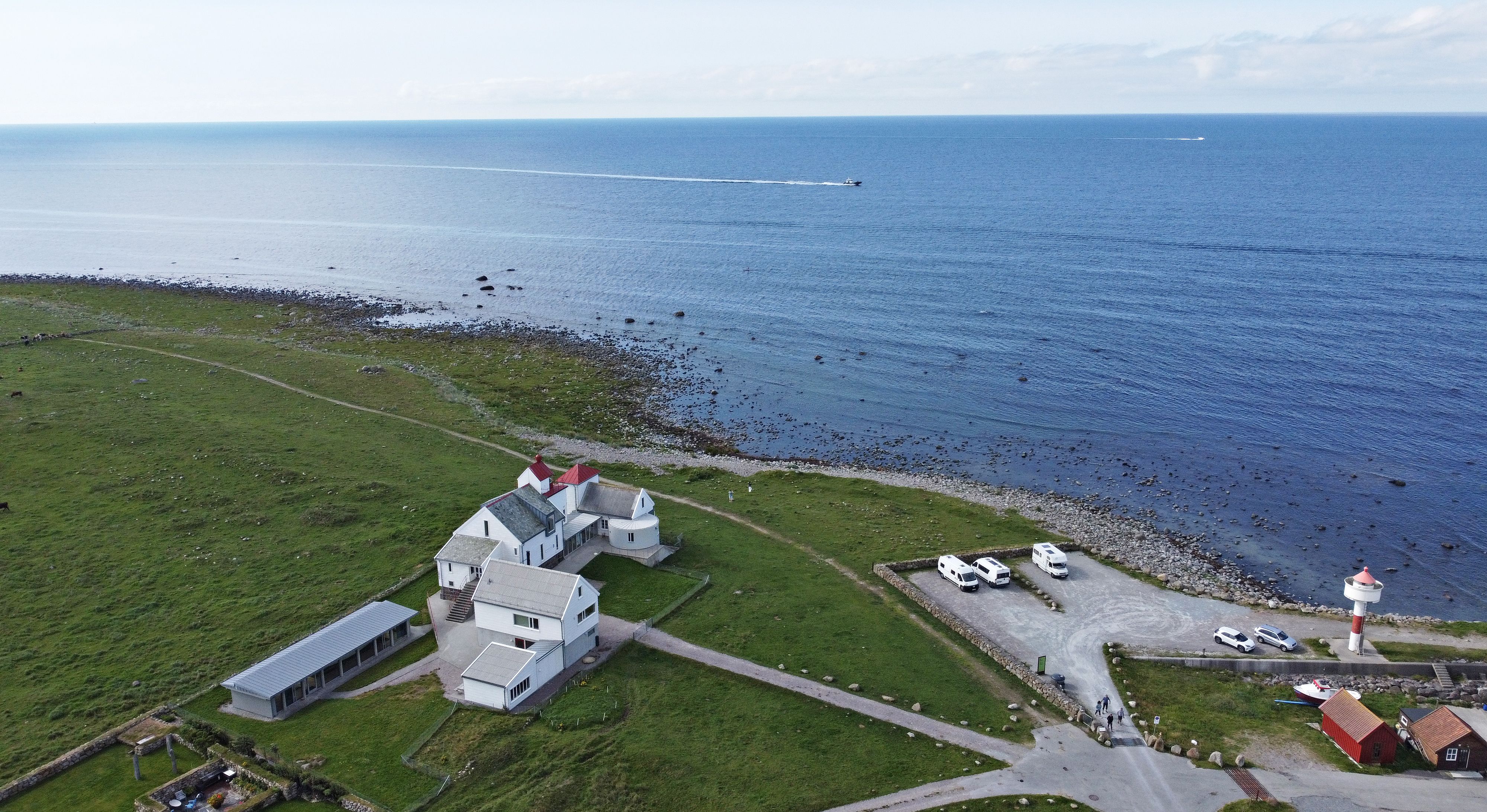 Walk Kongevegen and experience lighthouse history