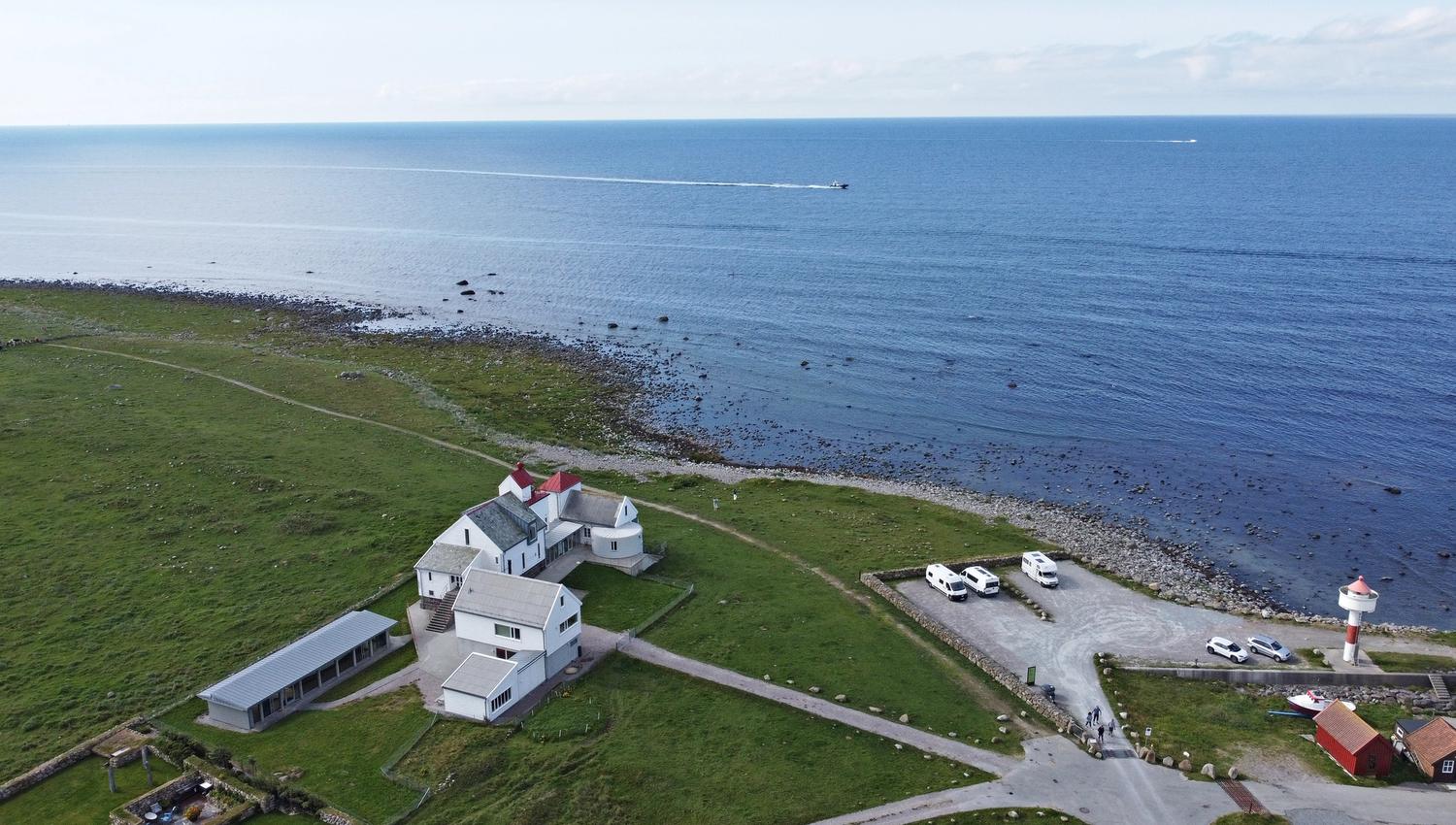 Walk Kongevegen and experience lighthouse history