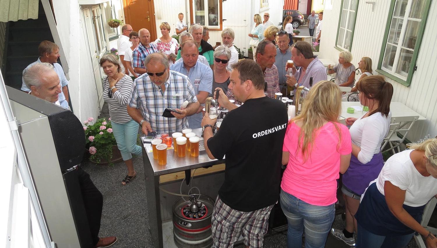 Concert at Bakgården Café