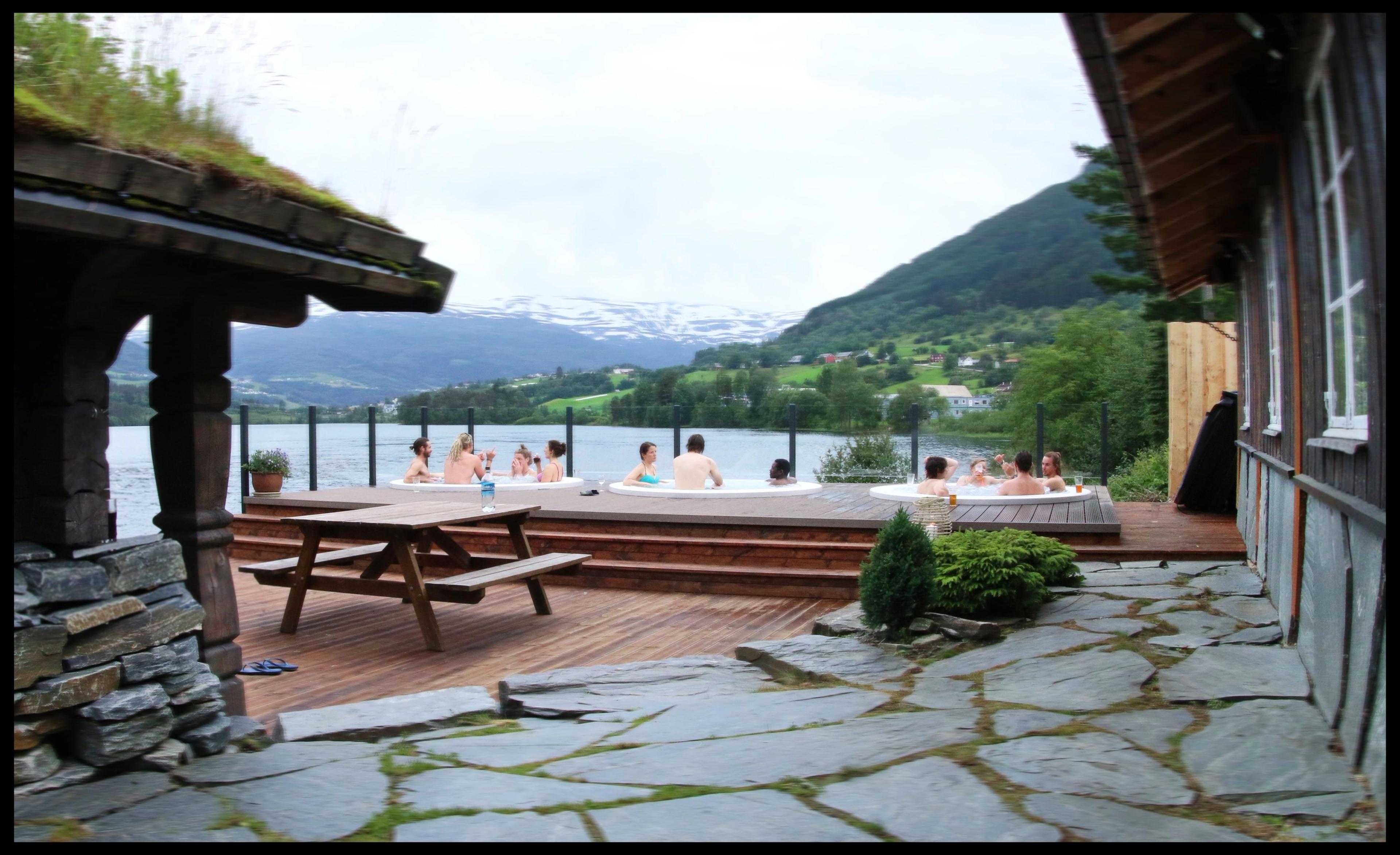 Outdoor jacuzzi and sauna - Voss Active