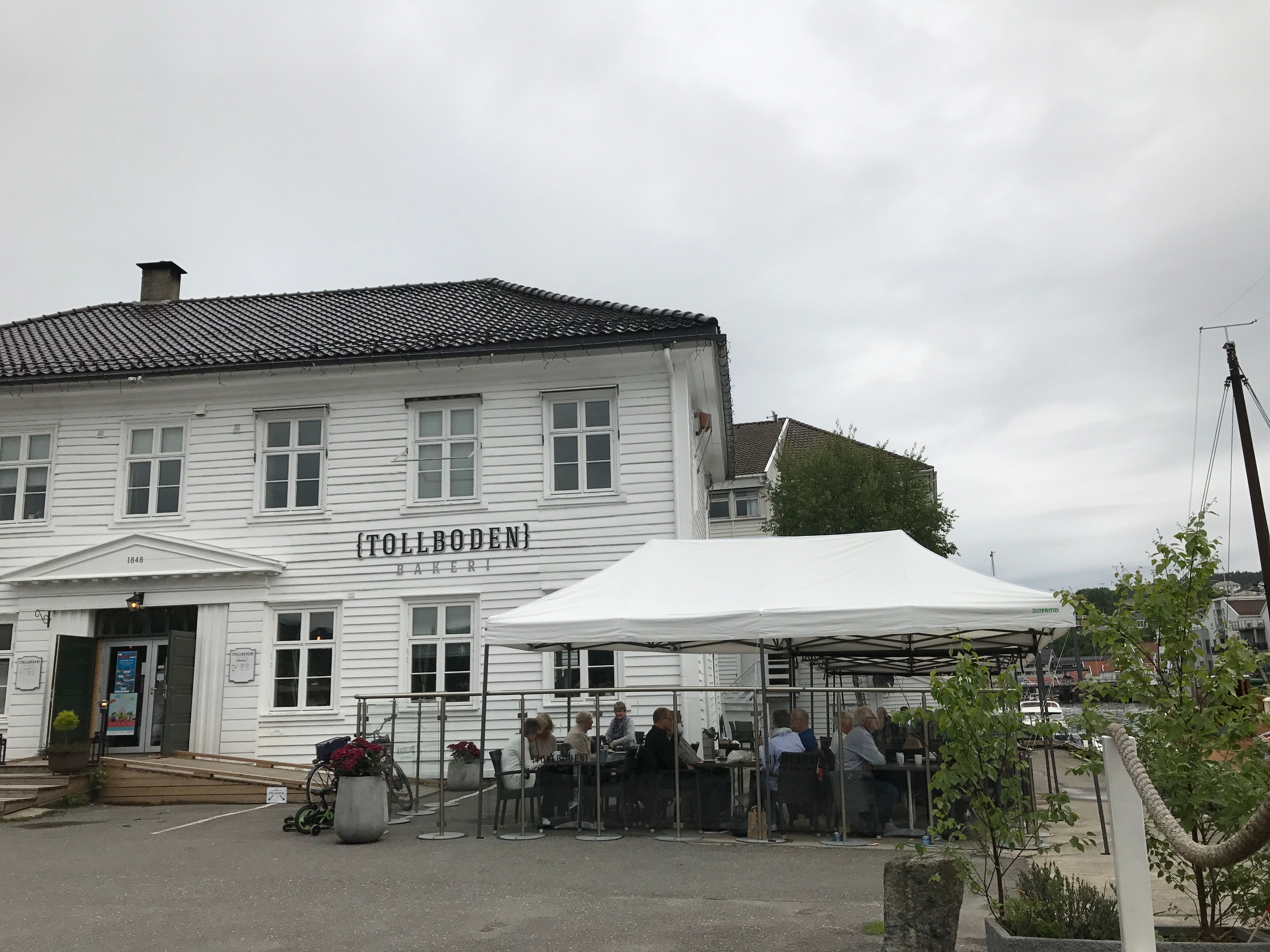 Flekkefjord-Tollboden-bakeri-Norway