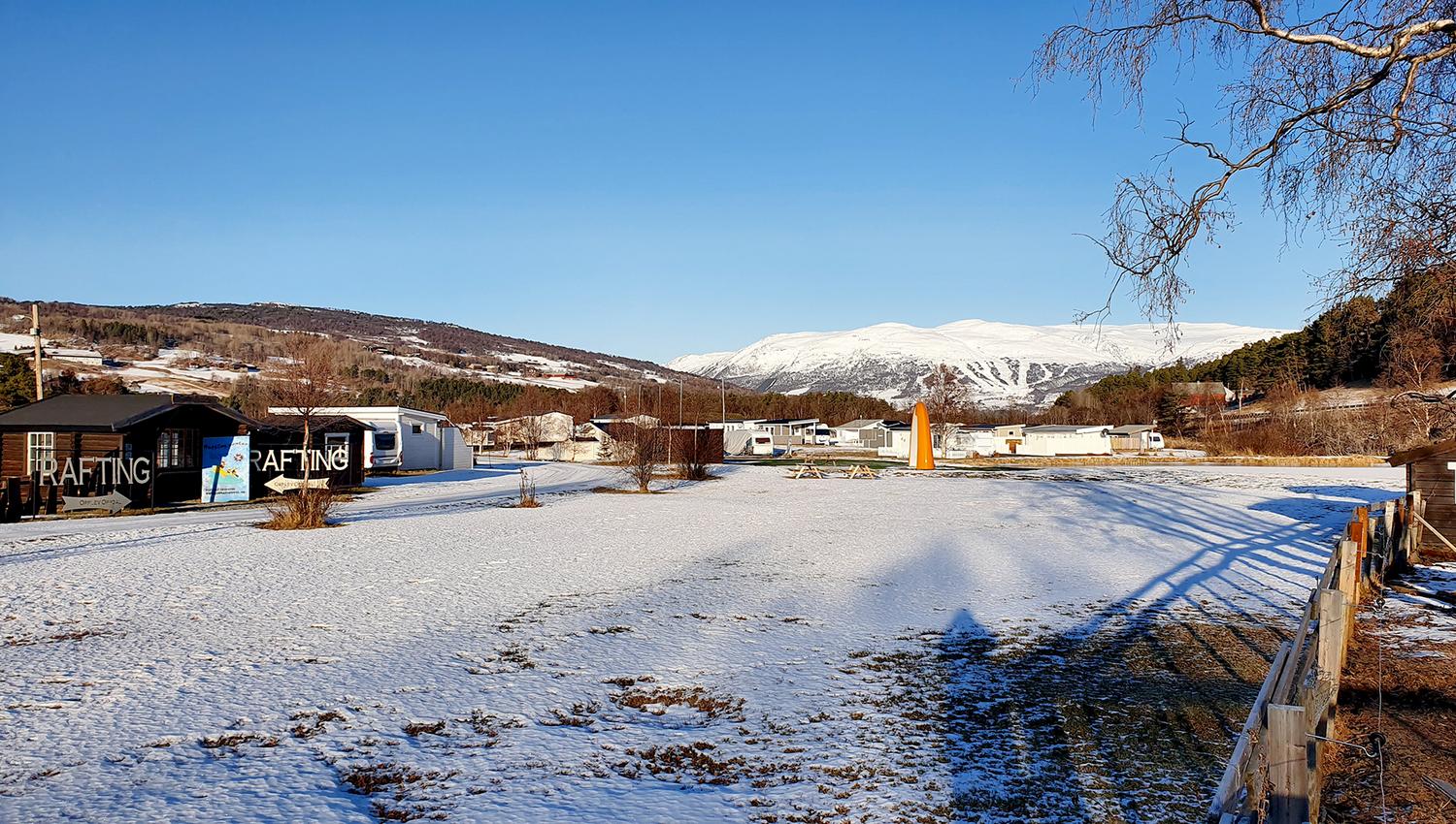Granmo Camping med utsikt mot Oppdal Skisenter