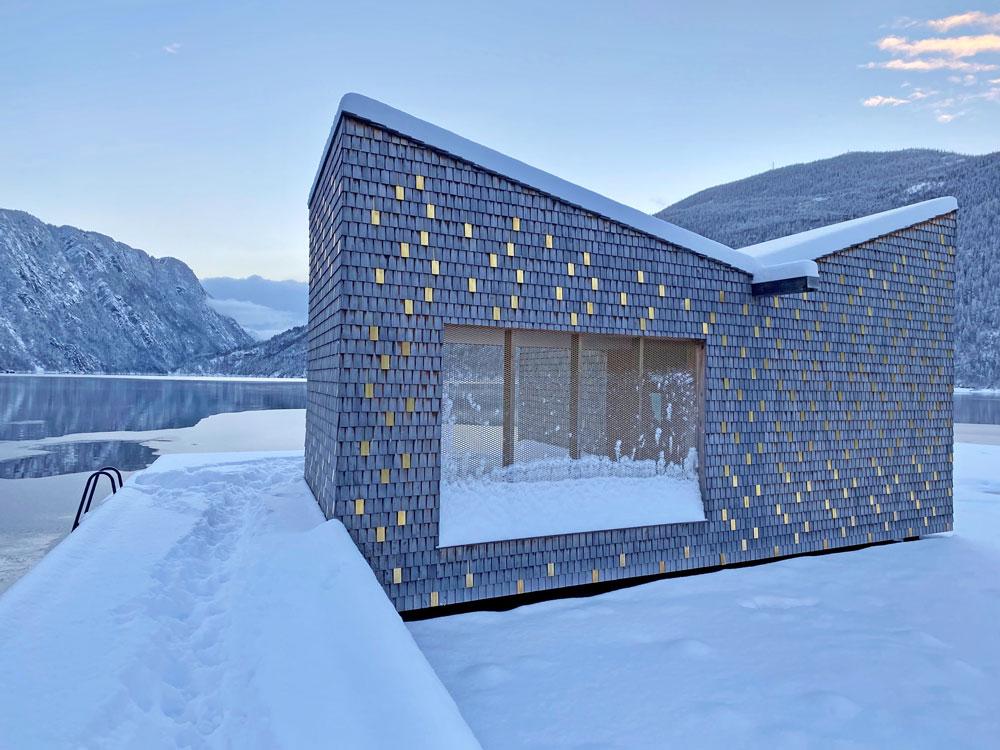 Soria Moria sauna at Dalen with snow