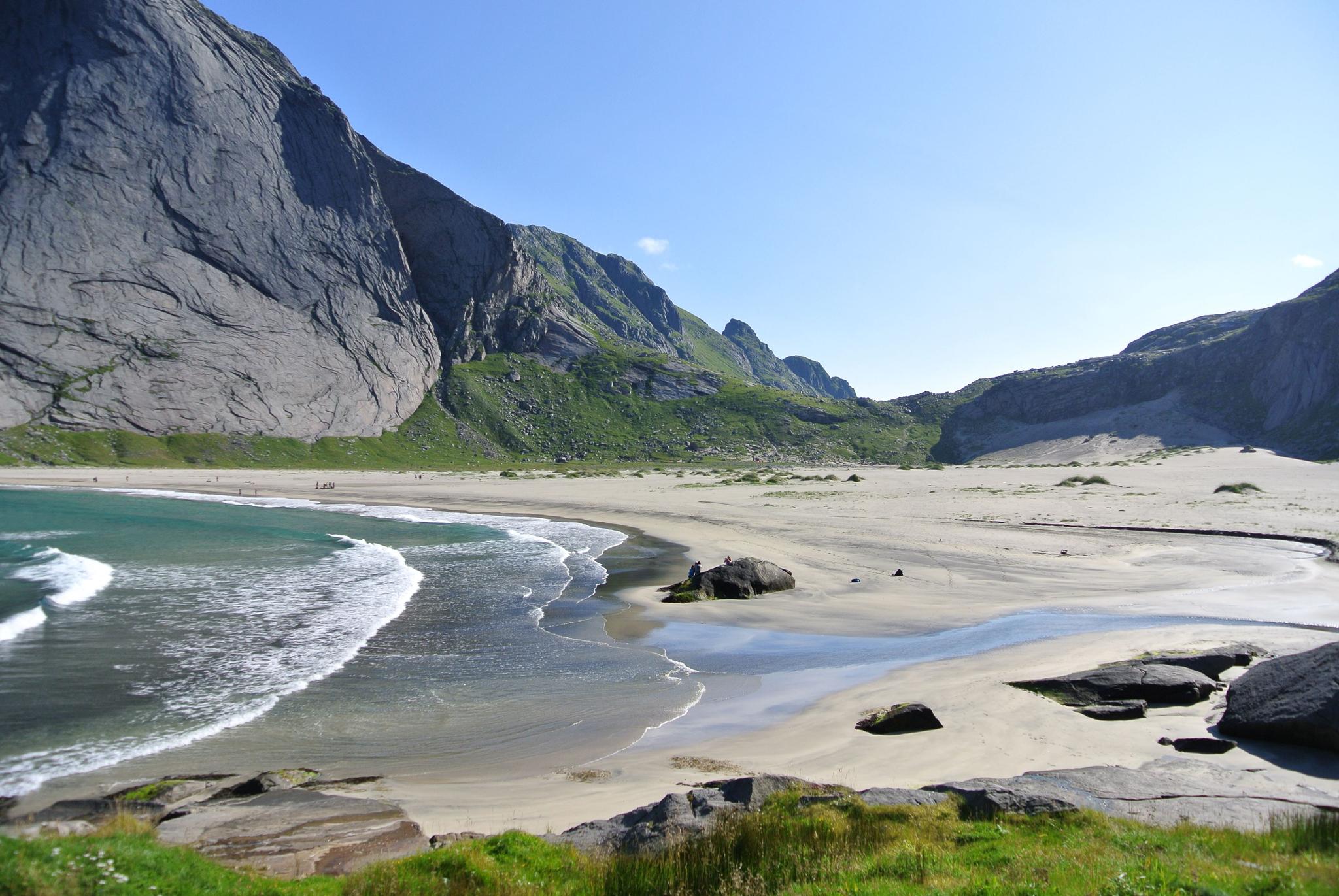 Midnattssoltur til Bunesstranda med The Tide