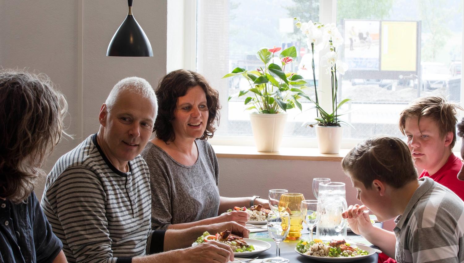 Frokost, lunsj og middagsservering