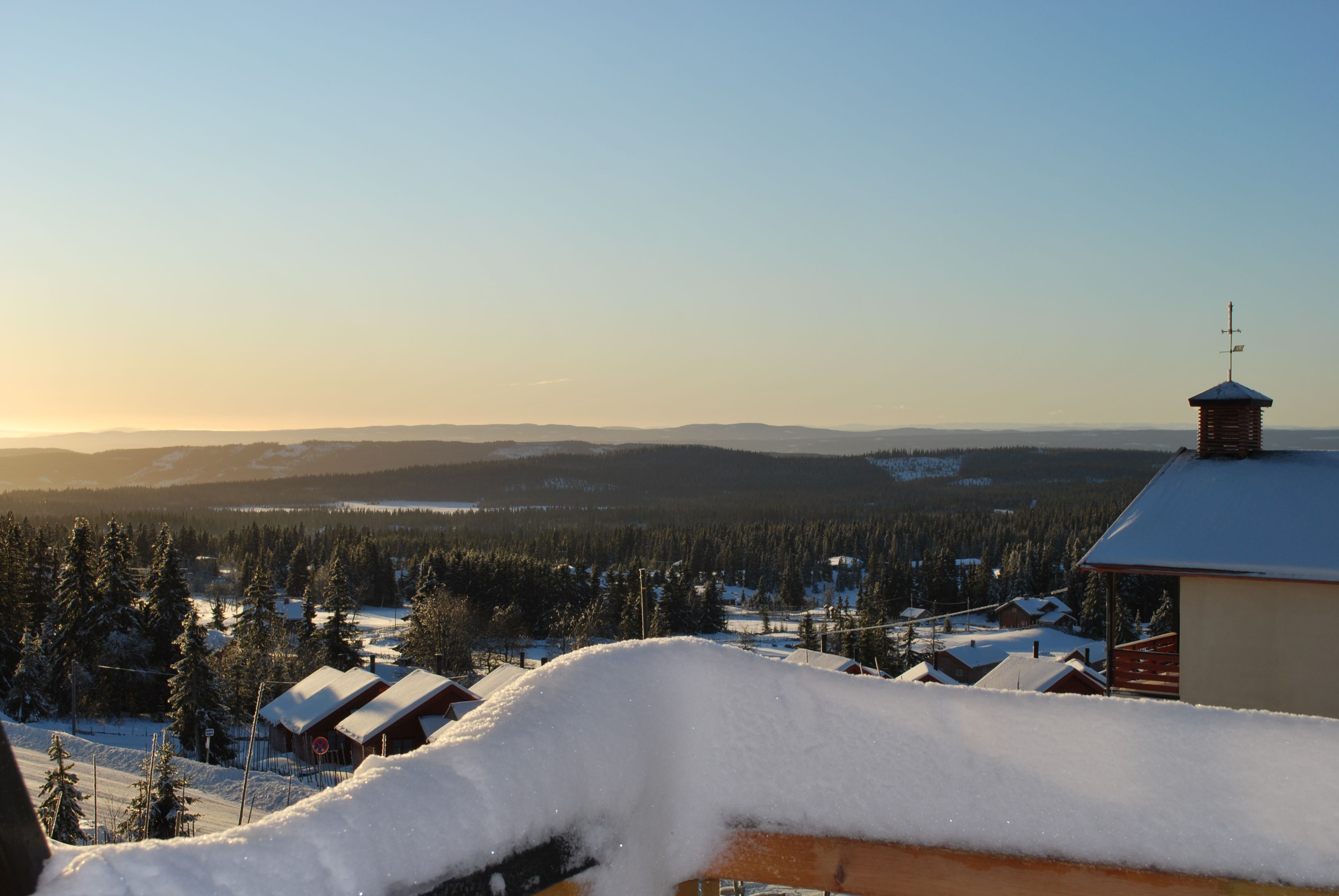 Utsikt fra veranda mot fjellheimen på Nordseter