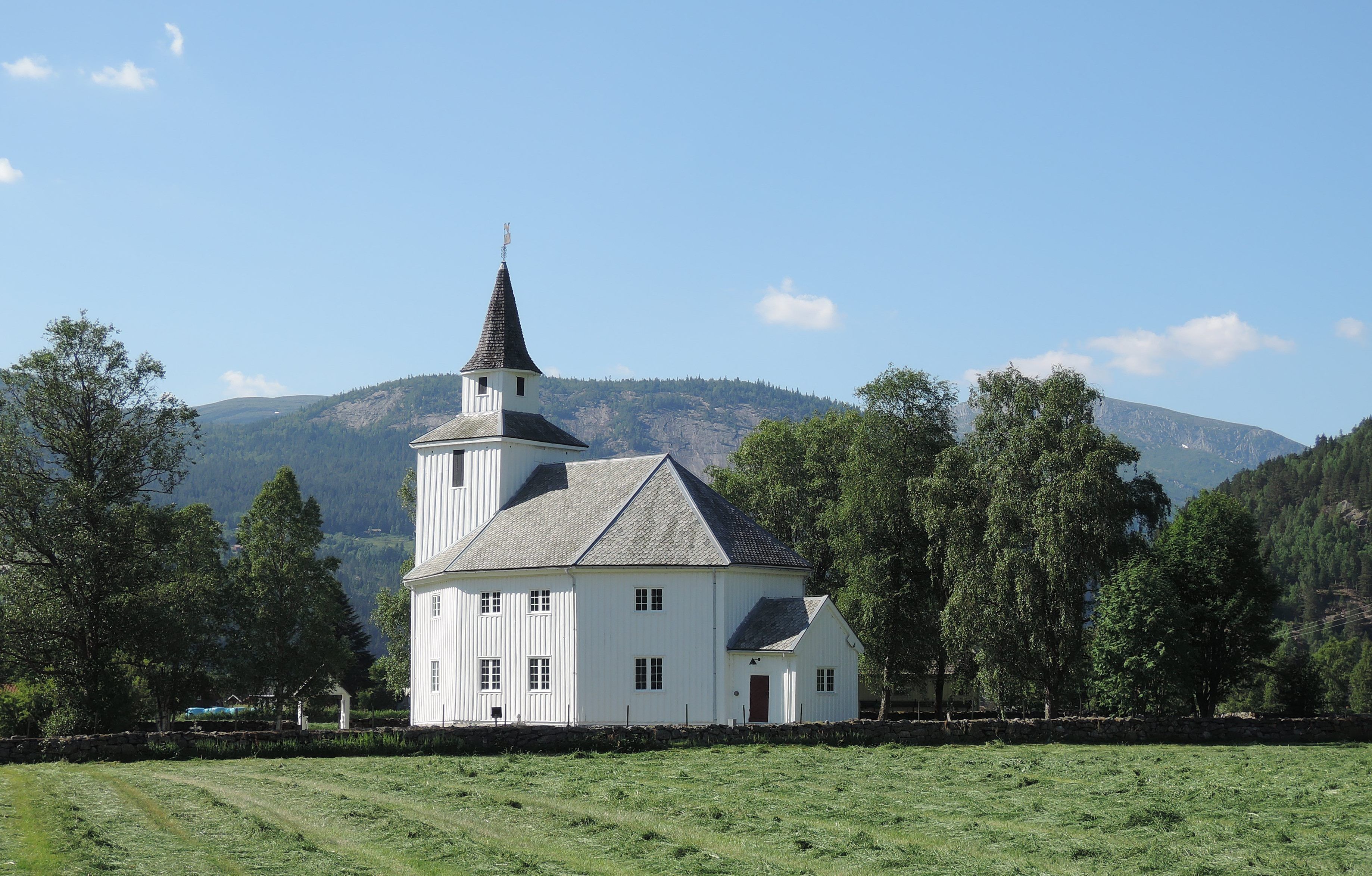 Hylestad kyrkje