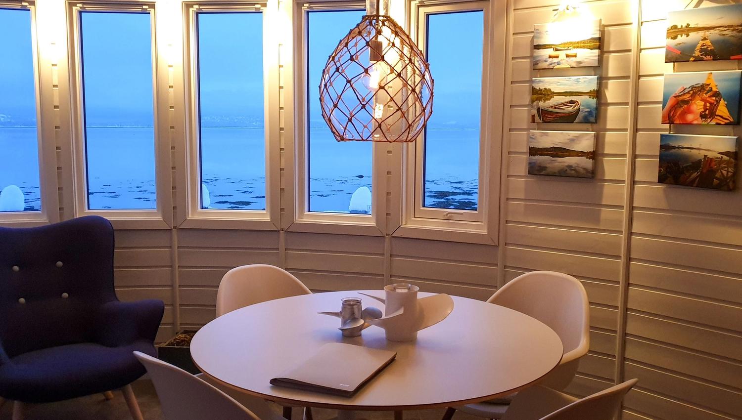 dining table, modern style