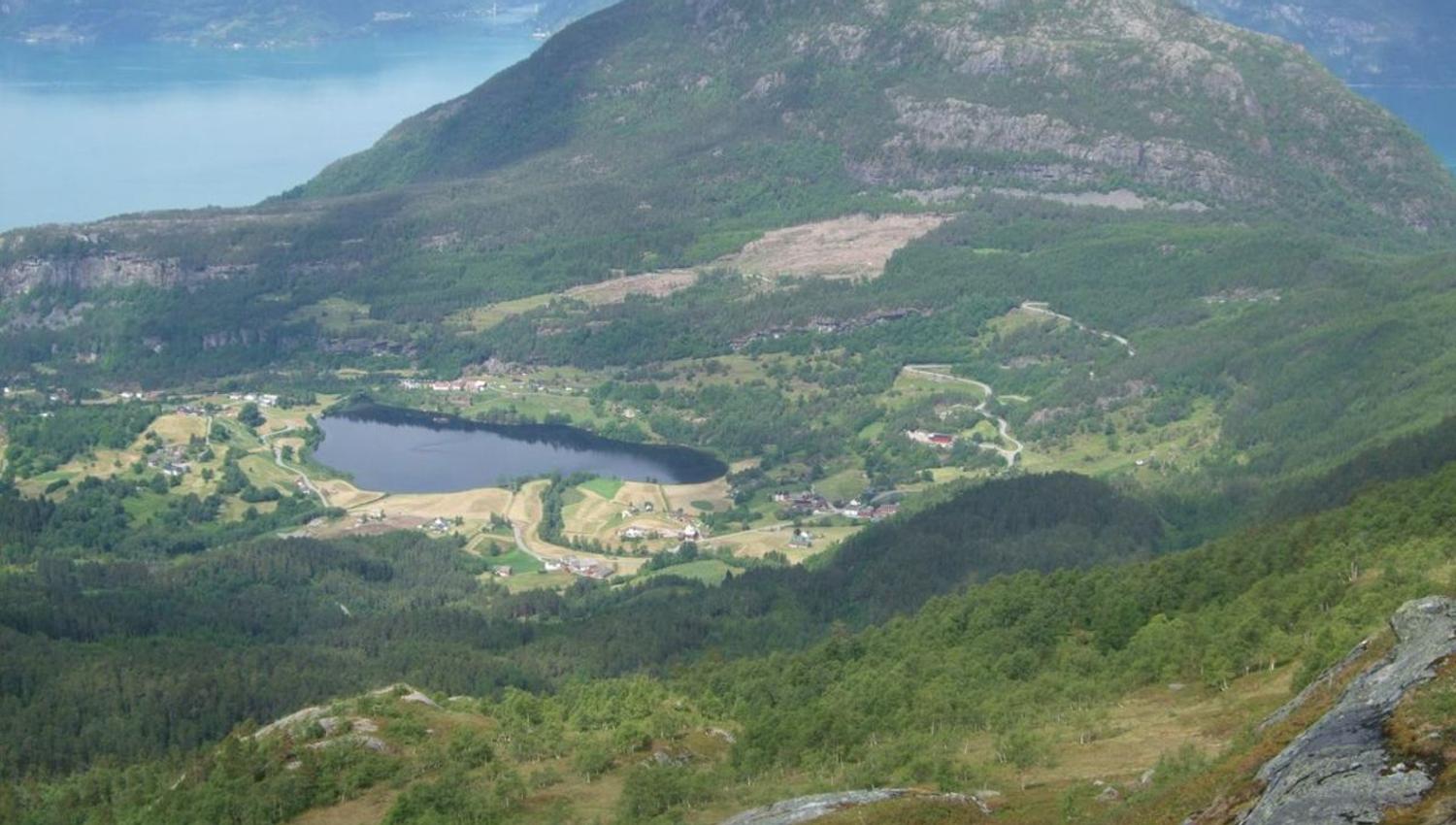 utsikt Herandvatnet frå Såtesteinane, Sveinung Selsvik