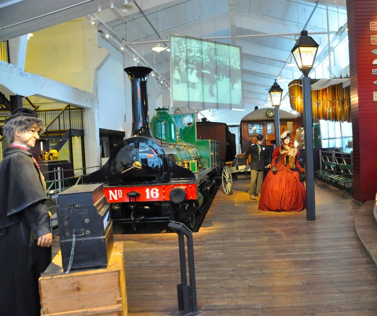 Utstilling inne på Norsk Jernbanemuseum