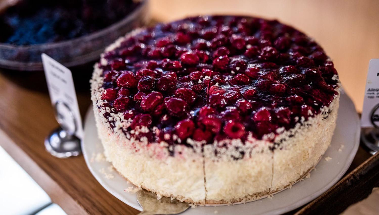 kake på buffet på restaurant på Straand Hotel i Vrådal