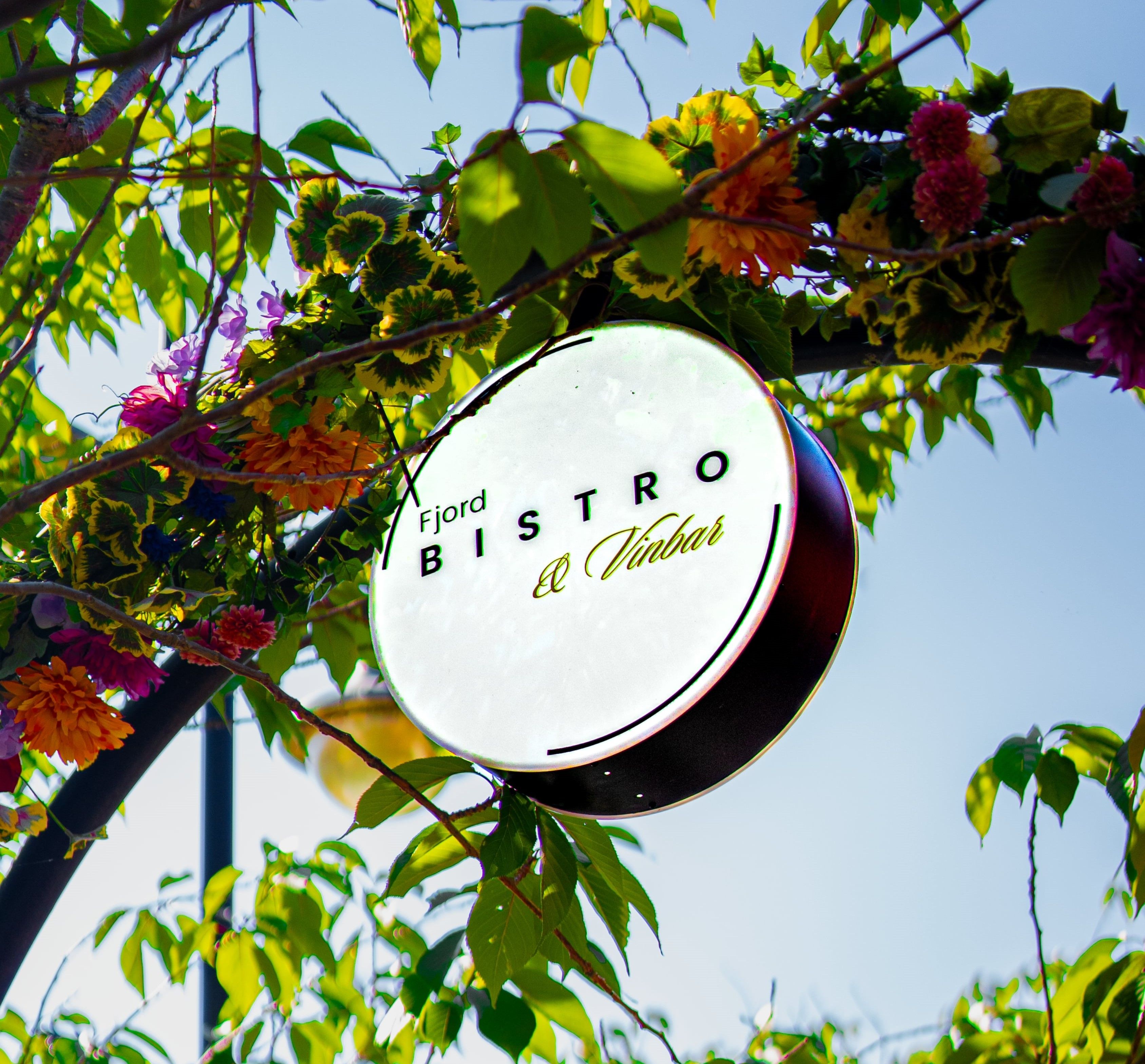 Fjord Bistro logoskilt_crop