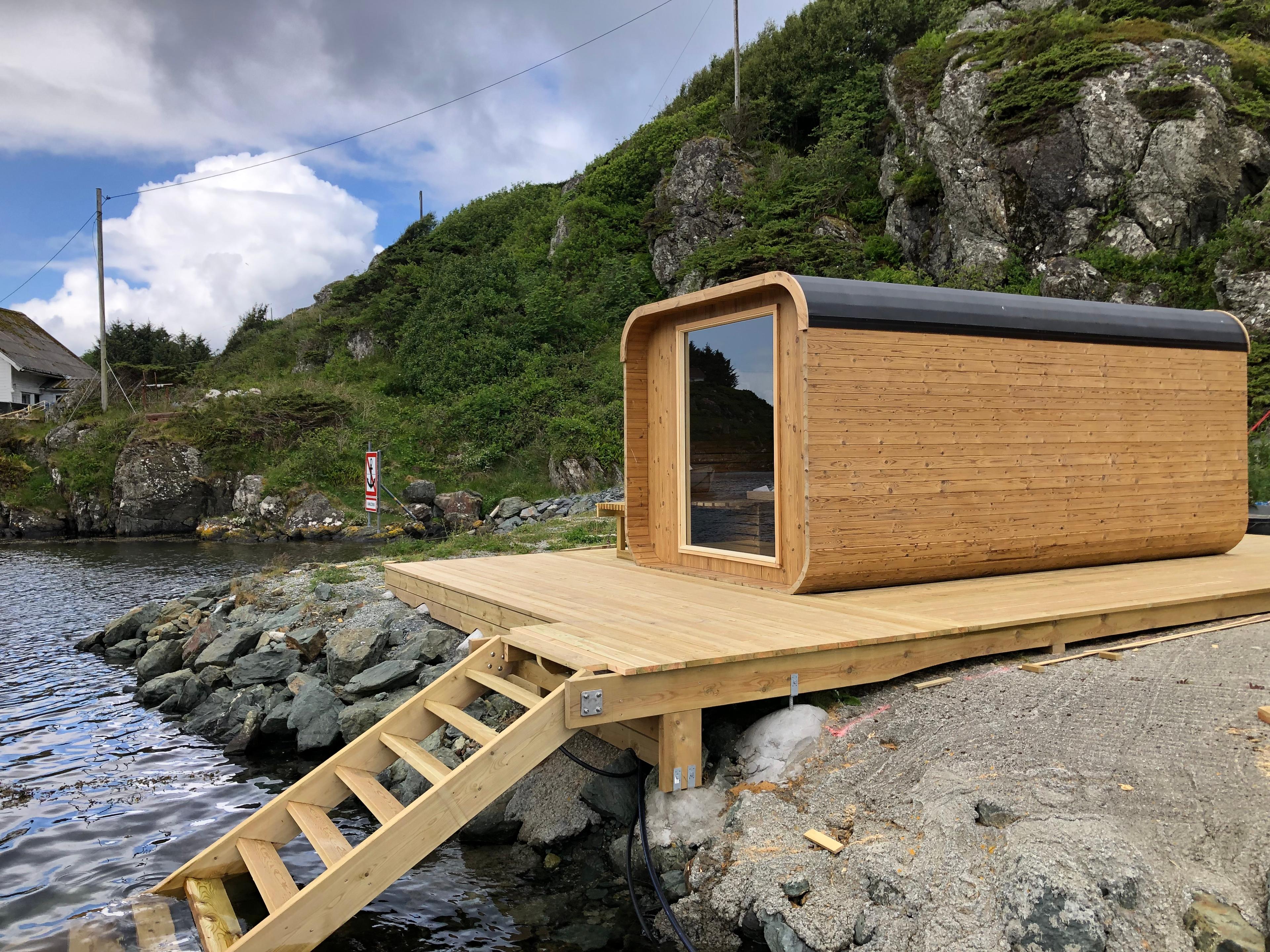 Enjoy sauna on the seaside at Røvær