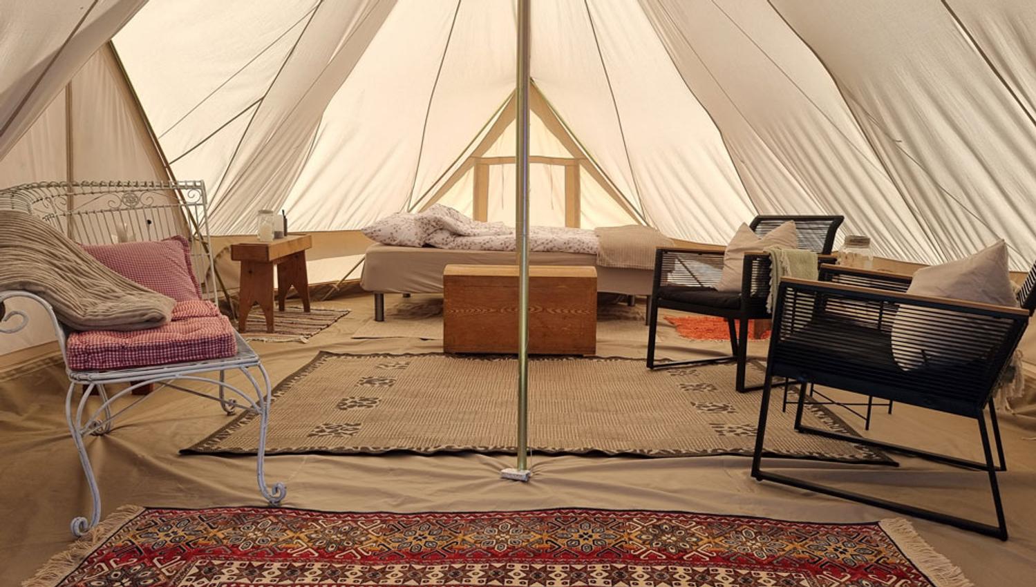 innredning på glampingtelt hos Svenseid Alpakka