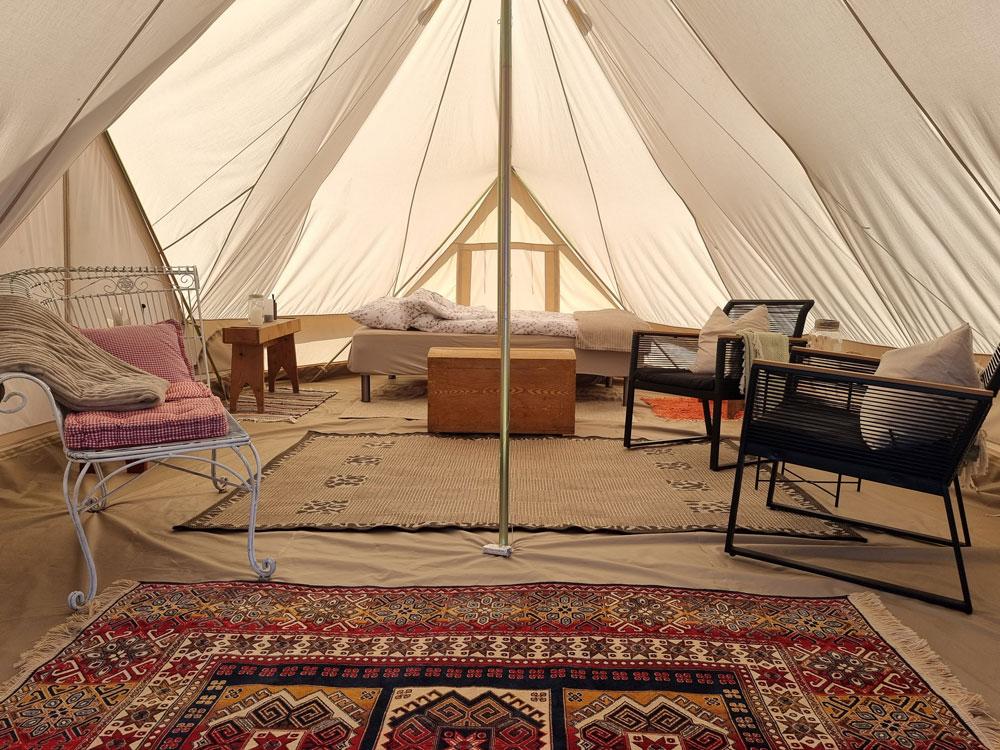 innredning på glampingtelt hos Svenseid Alpakka
