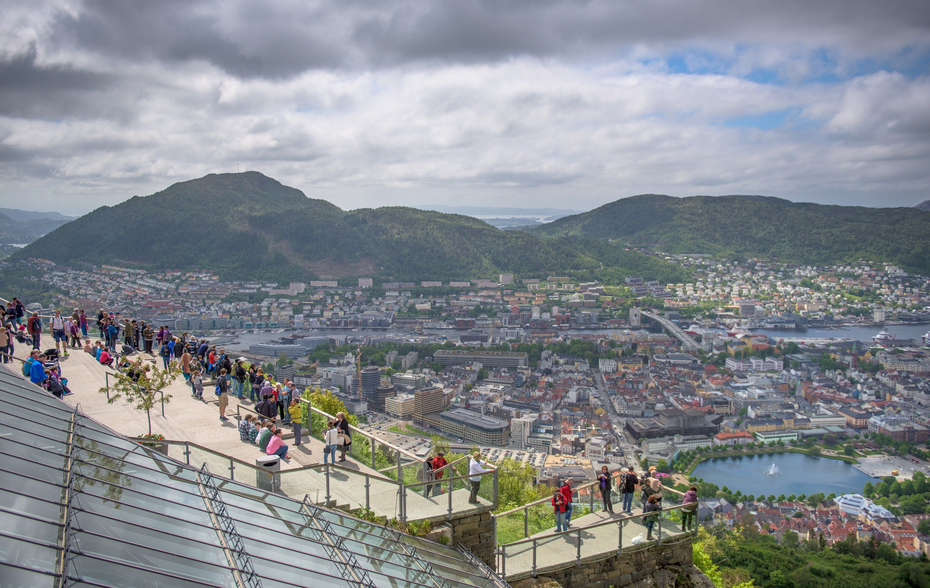 Nydelig utsikt over hele Bergen
