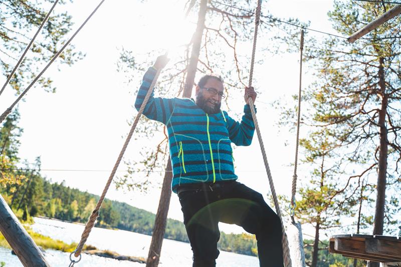 Mann som tror han skal falle