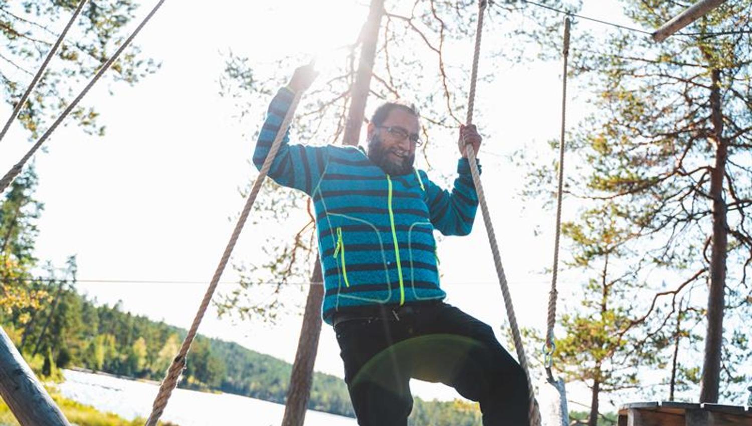 Mann som tror han skal falle