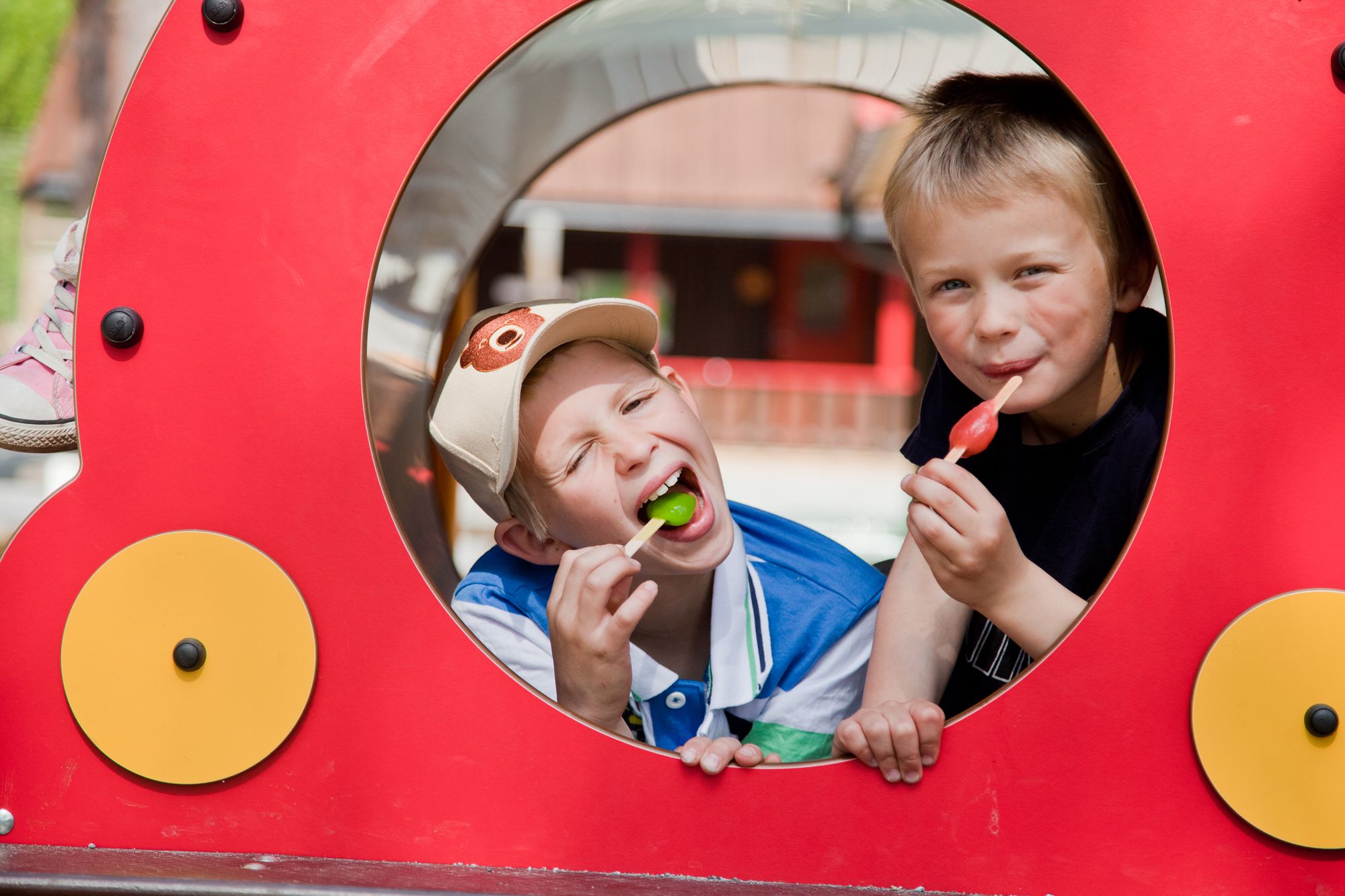 Barn i div lekestativ Foto Thomas Mørch (4)