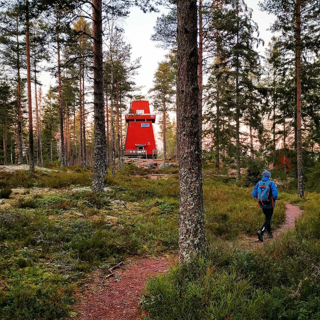 et rødt tårn