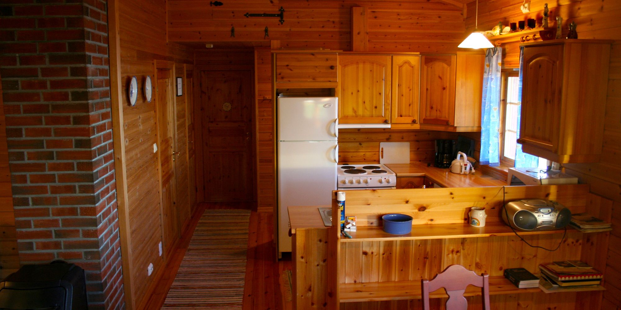 Skarnsundet Hytte: mot kjøkkenet